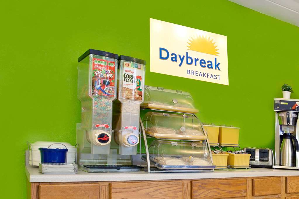 Days Inn by Wyndham Cincinnati East