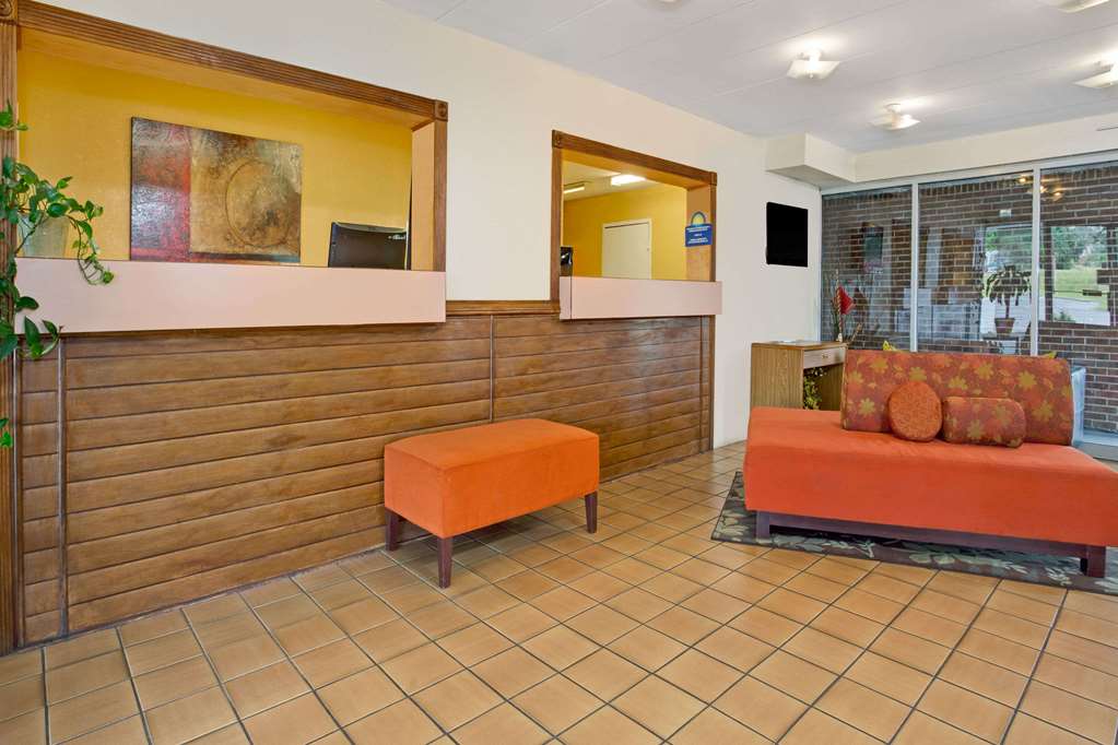 Days Inn by Wyndham Cincinnati East