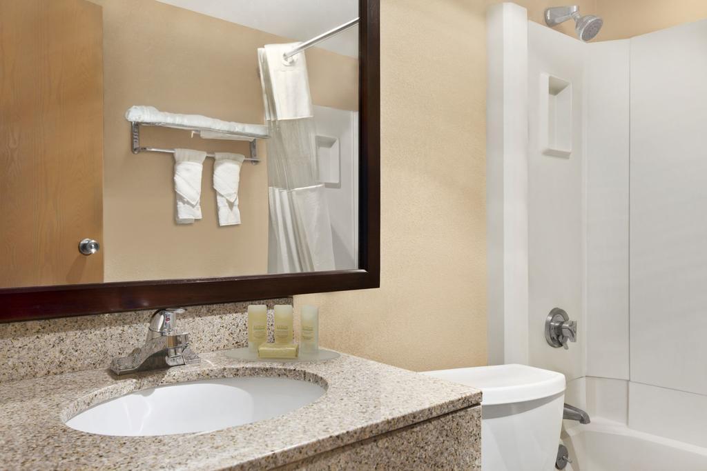 Days Inn by Wyndham Cincinnati East