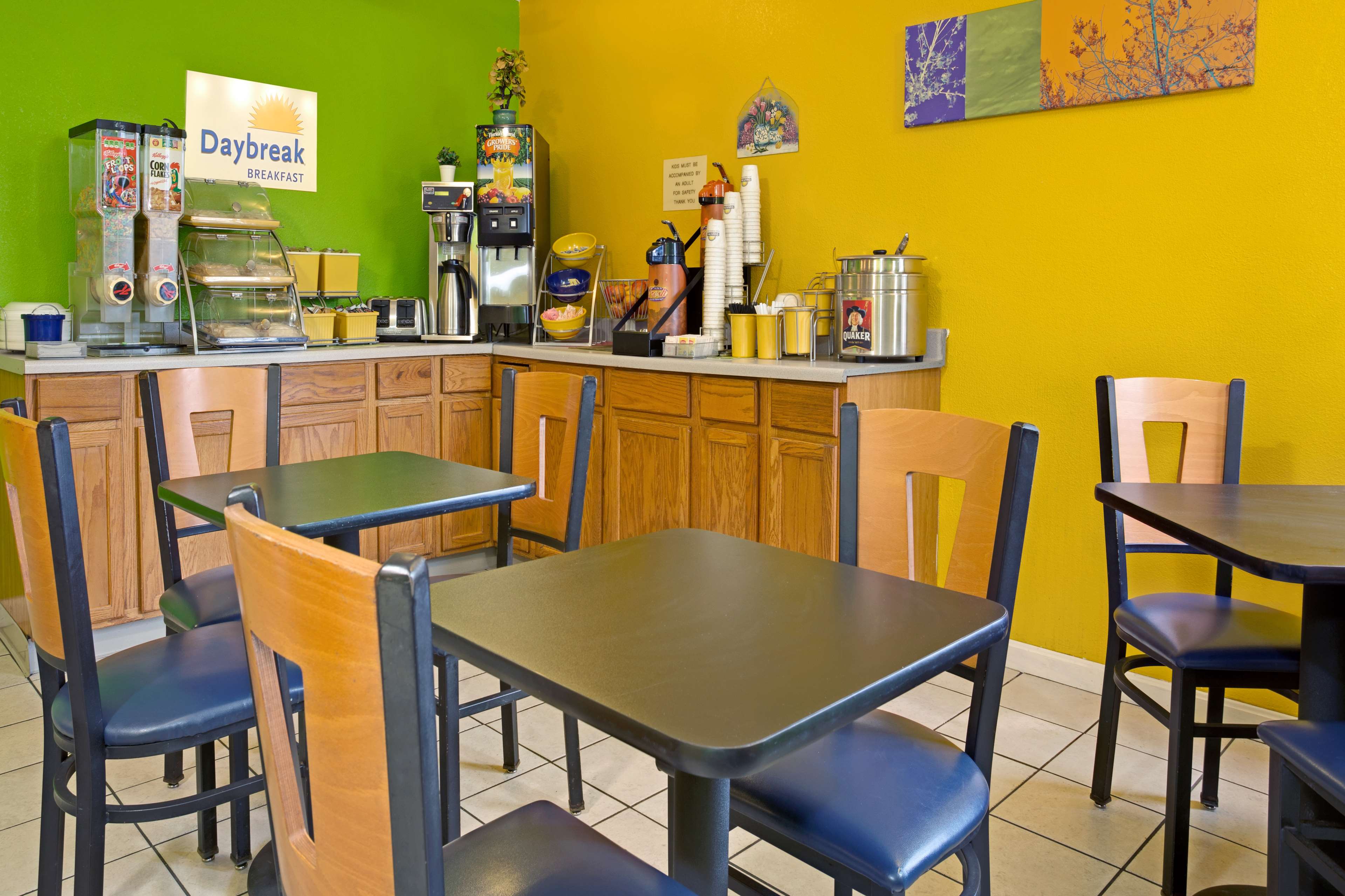 Days Inn by Wyndham Cincinnati East