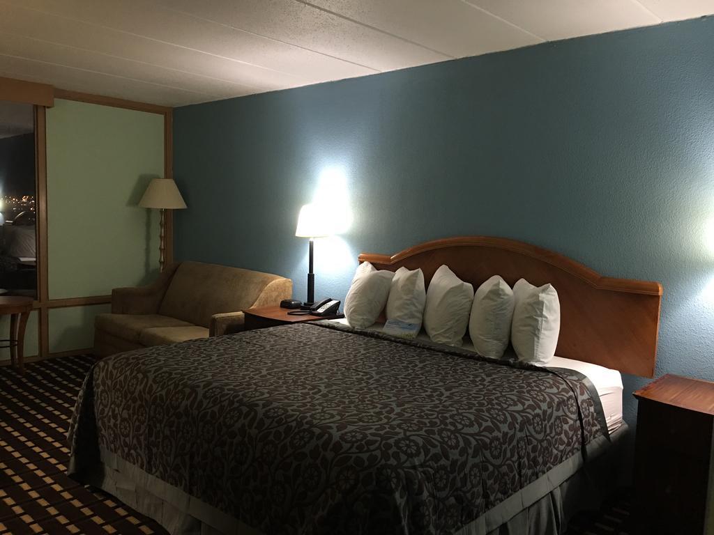 Days Inn by Wyndham Sharonville
