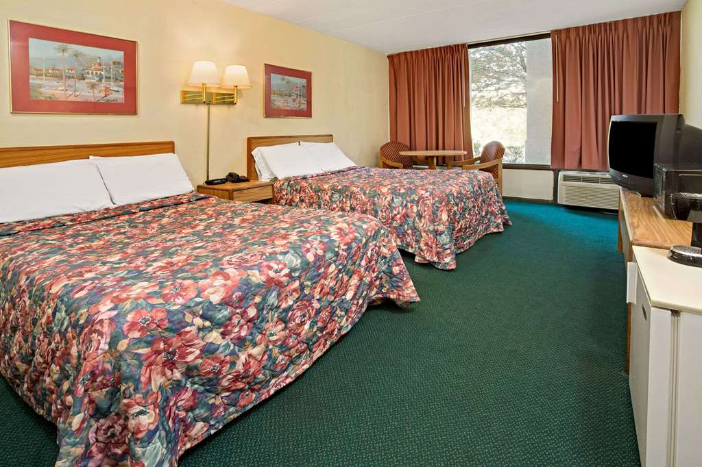 Days Inn by Wyndham Sharonville