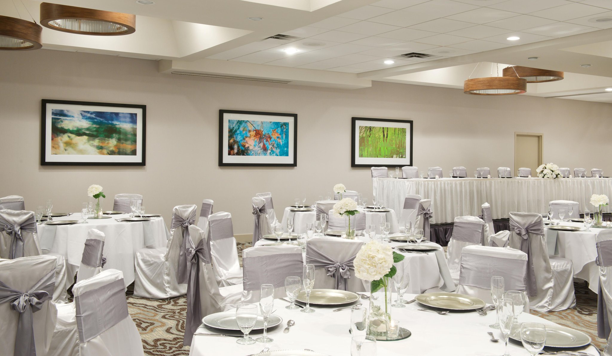 Embassy Suites by Hilton Cincinnati Northeast Blue Ash