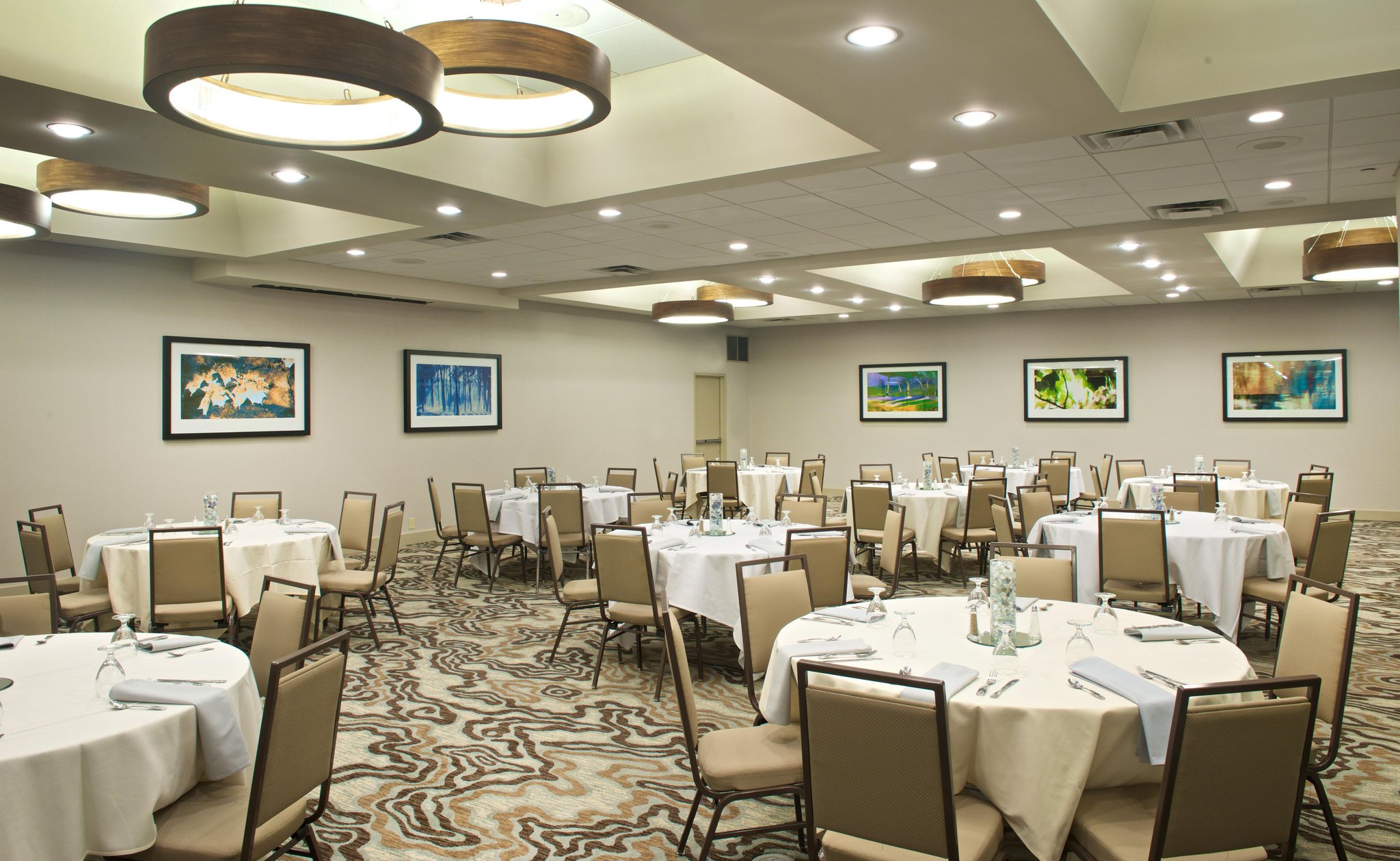 Embassy Suites by Hilton Cincinnati Northeast Blue Ash