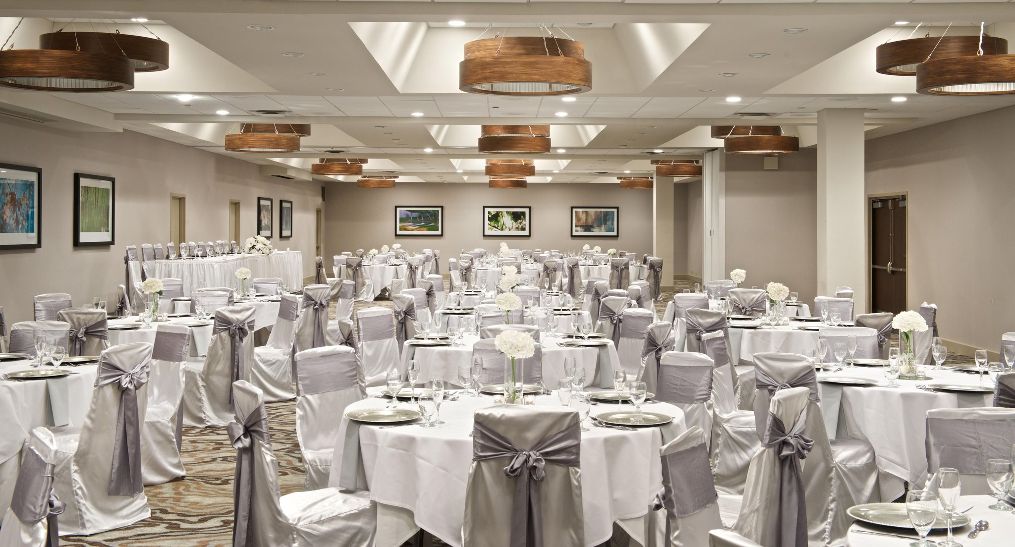 Embassy Suites by Hilton Cincinnati Northeast Blue Ash