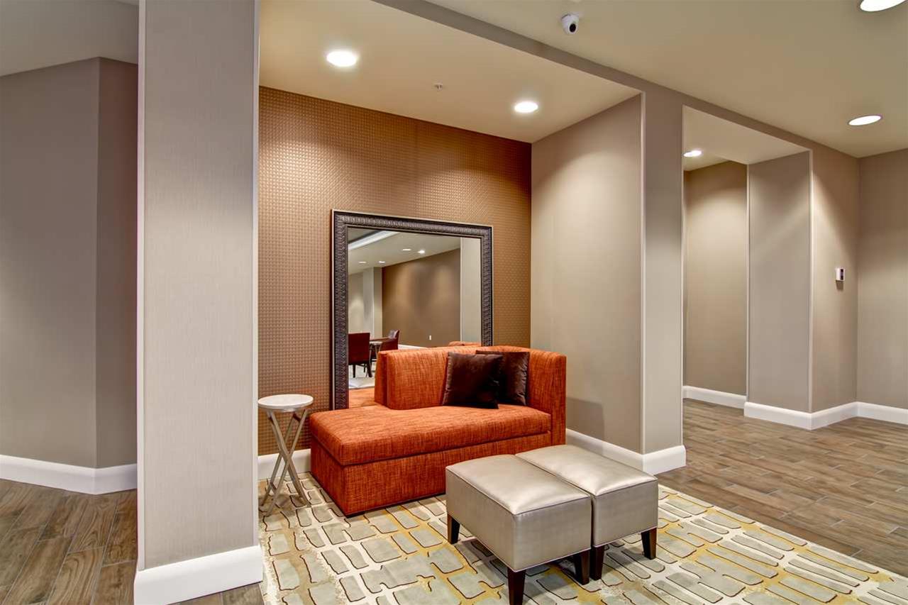 Hampton Inn and Suites Cincinnati-Downtown