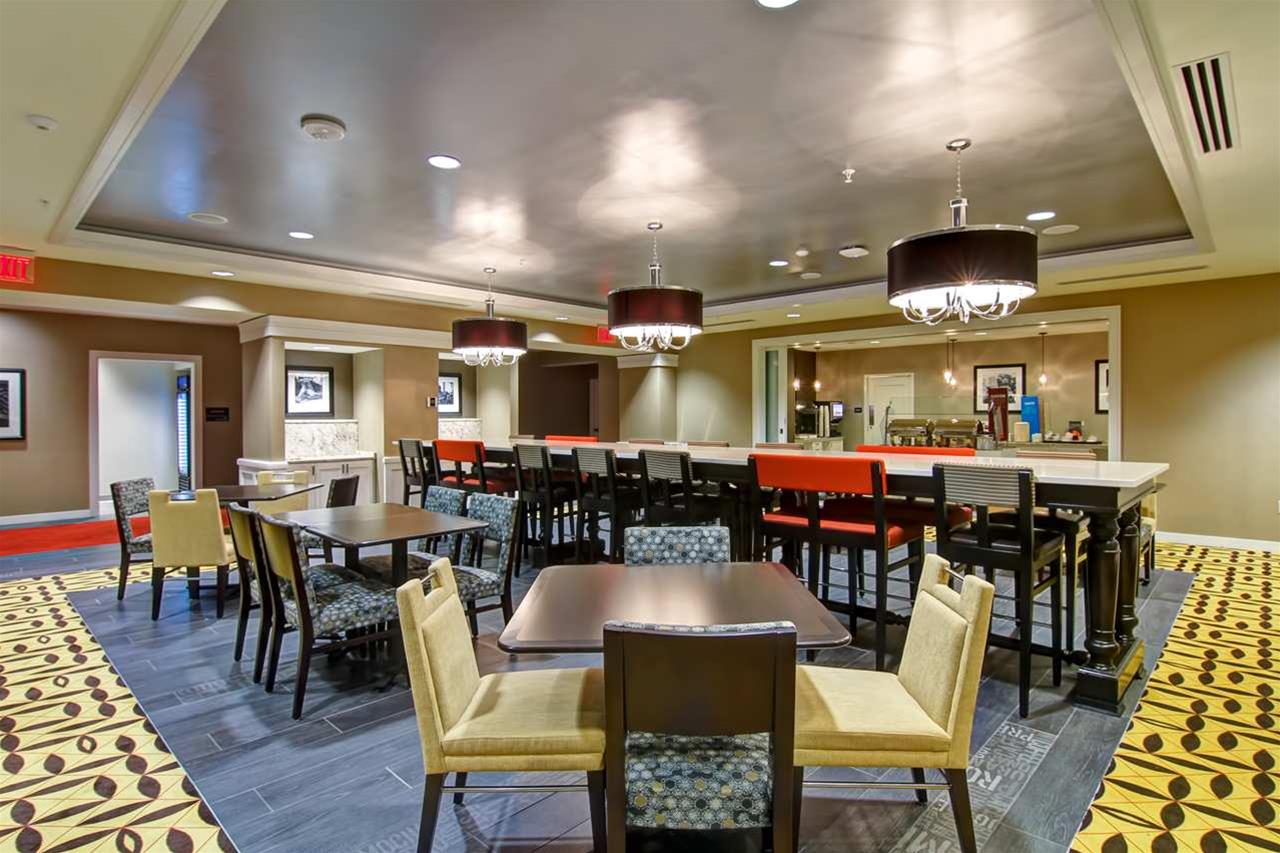 Hampton Inn and Suites Cincinnati-Downtown
