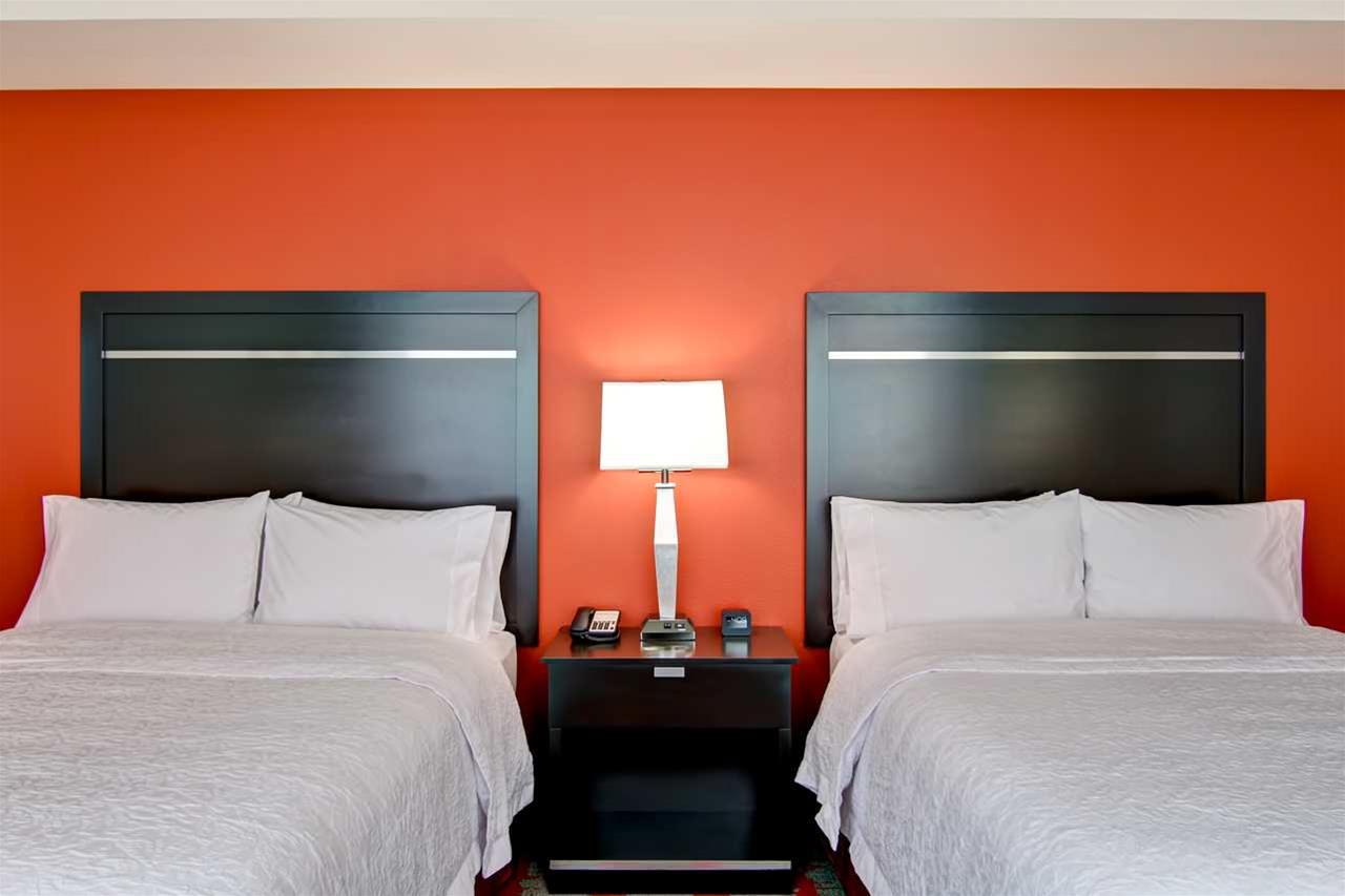 Hampton Inn and Suites Cincinnati-Downtown