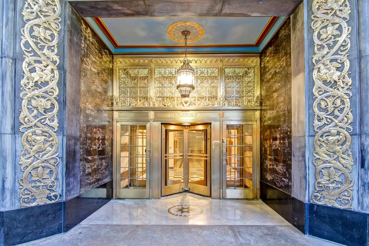 Hampton Inn and Suites Cincinnati-Downtown