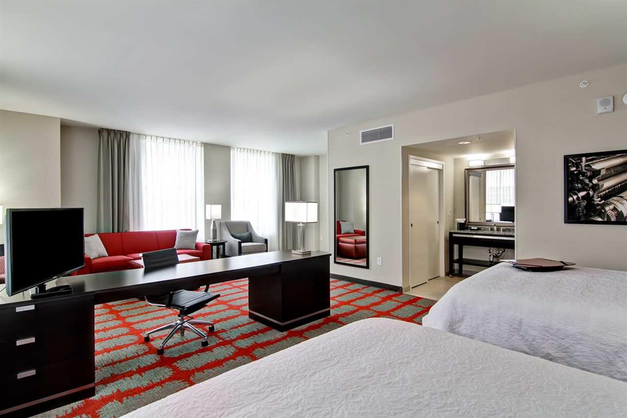 Hampton Inn and Suites Cincinnati-Downtown