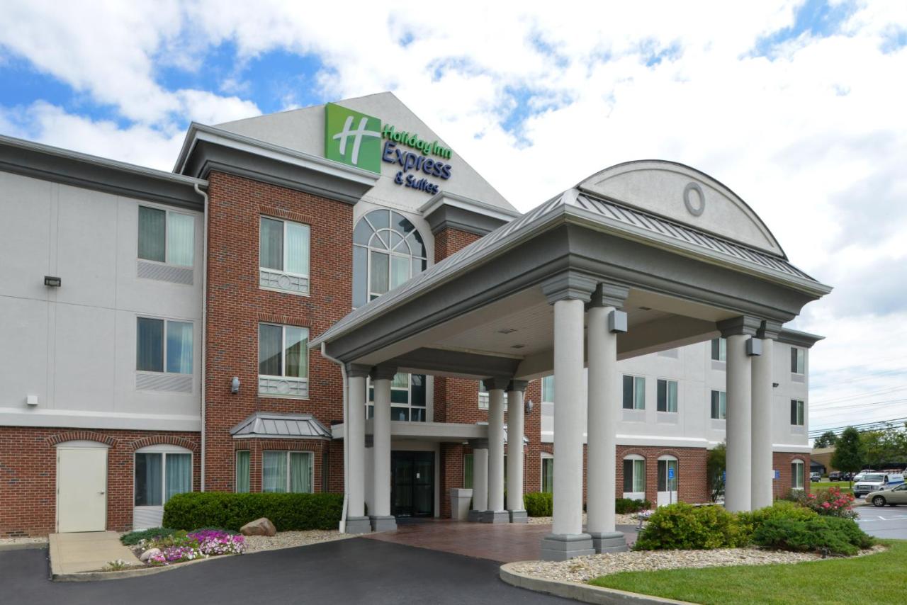 Holiday Inn Express & Suites Cincinnati - Blue Ash