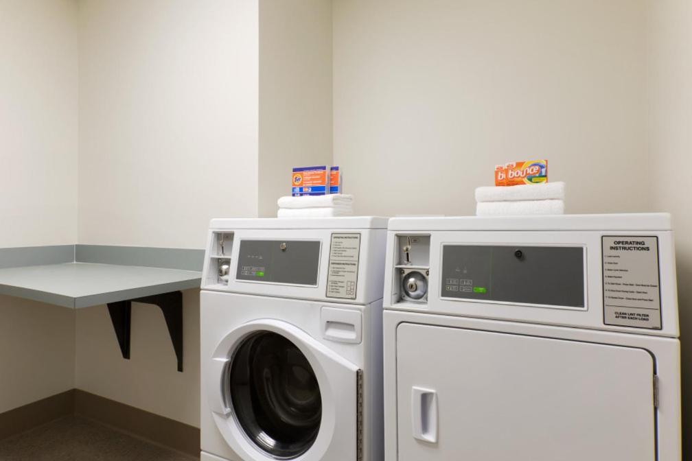 Holiday Inn Express & Suites Cincinnati NE Red Bank Road