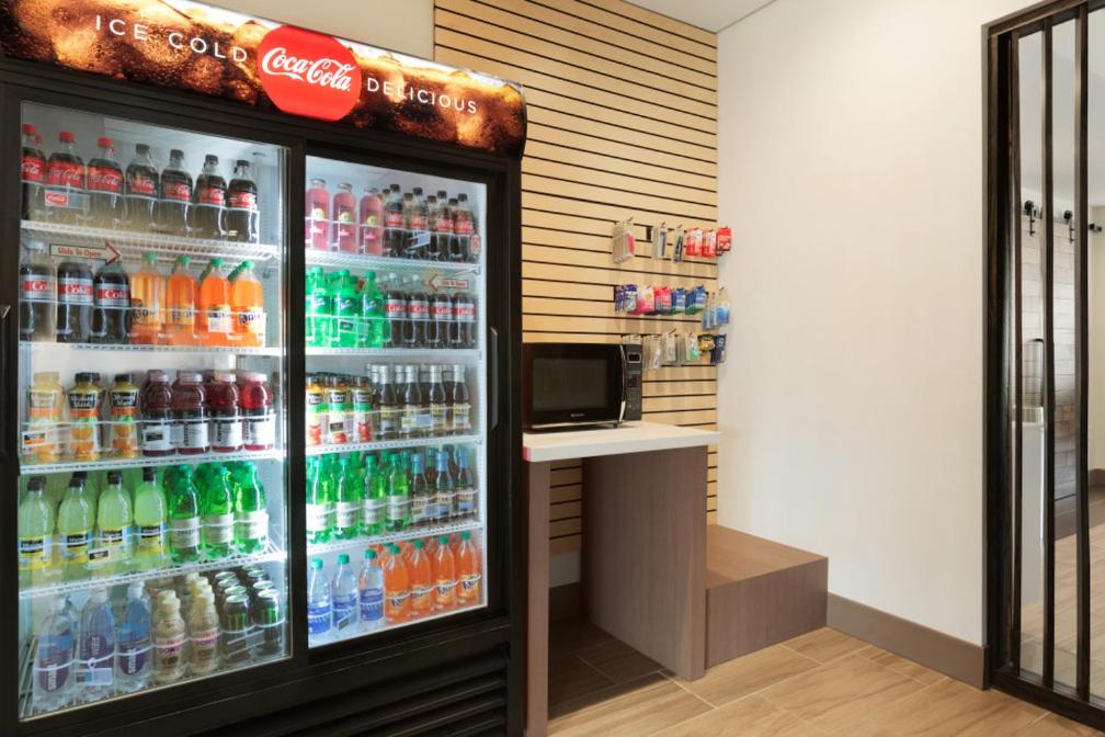 Holiday Inn Express & Suites Cincinnati NE Red Bank Road