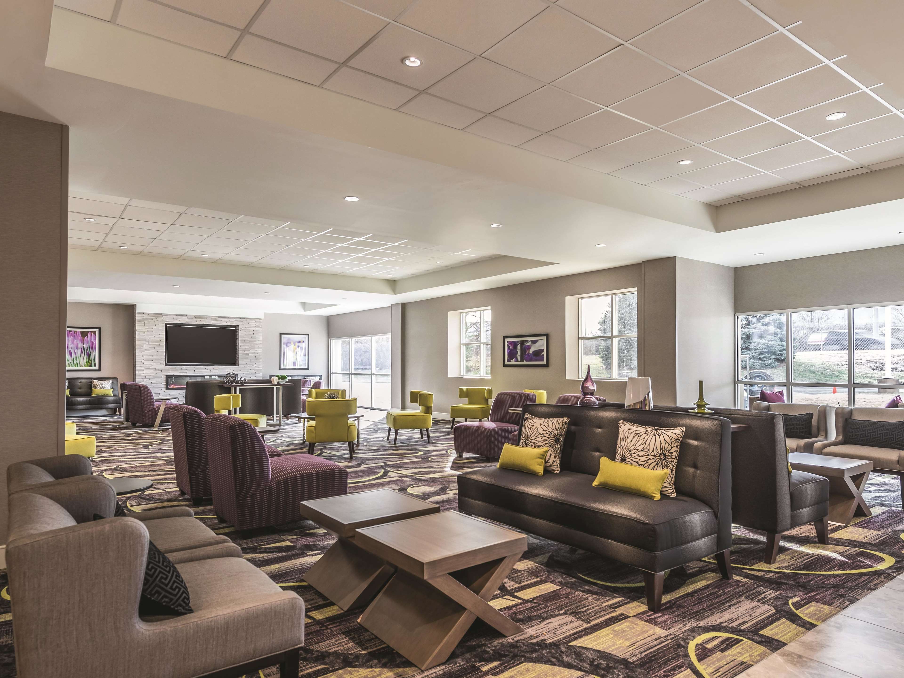 La Quinta Inn & Suites by Wyndham Cincinnati Sharonville