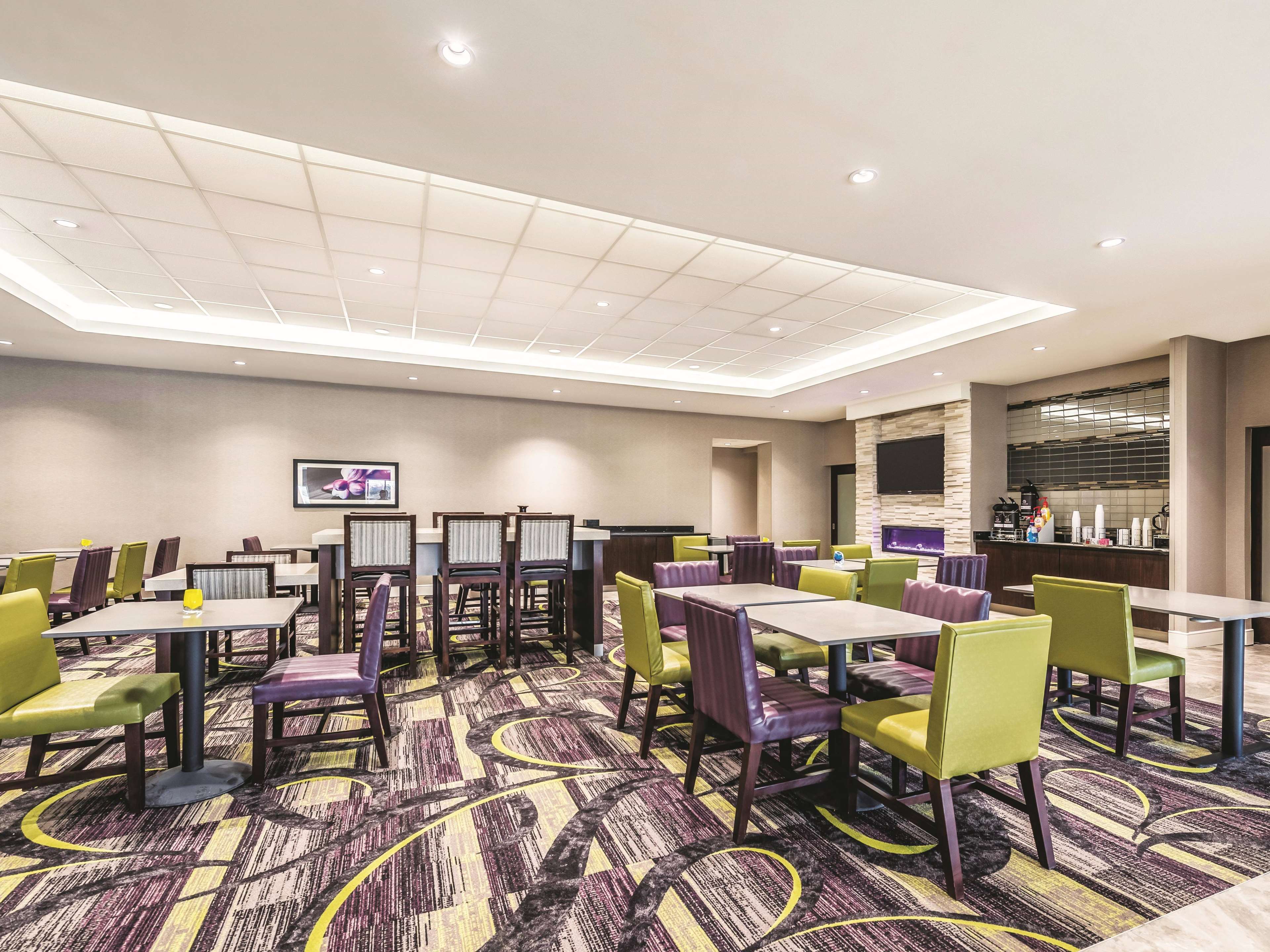 La Quinta Inn & Suites by Wyndham Cincinnati Sharonville