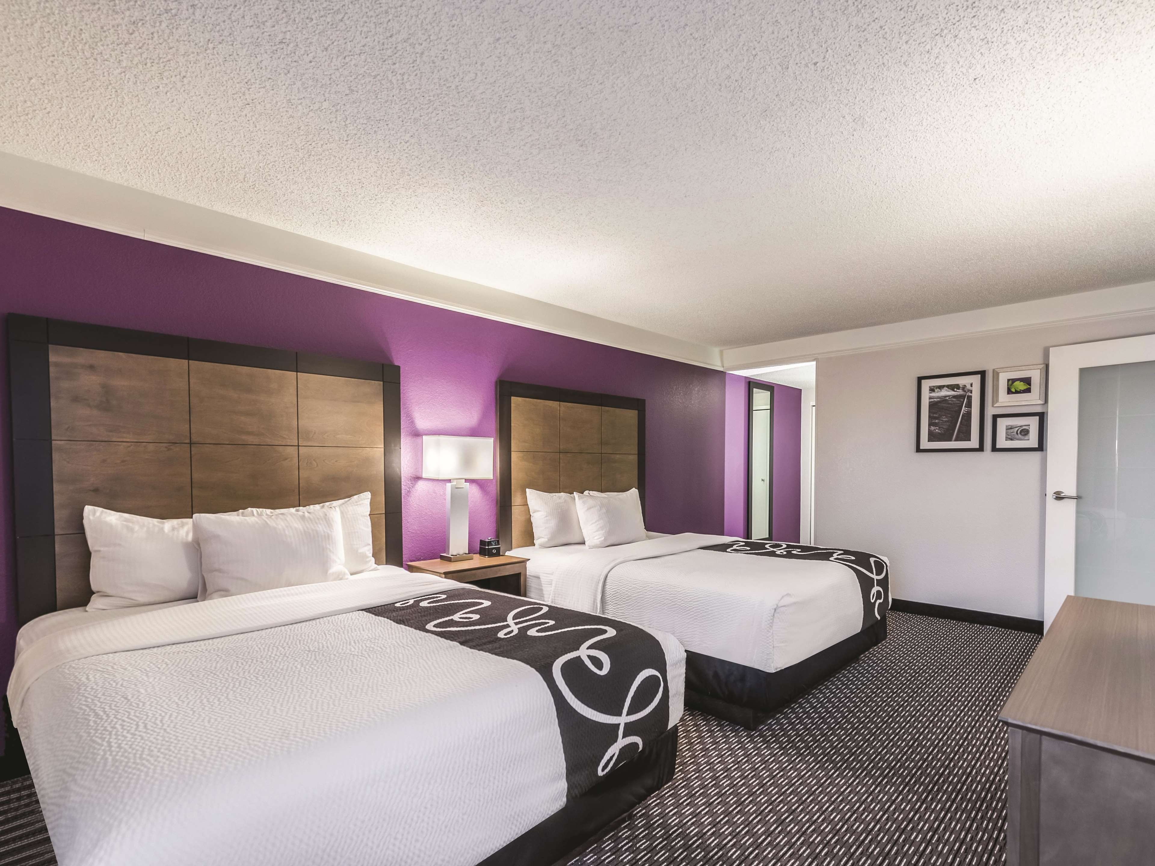 La Quinta Inn & Suites by Wyndham Cincinnati Sharonville
