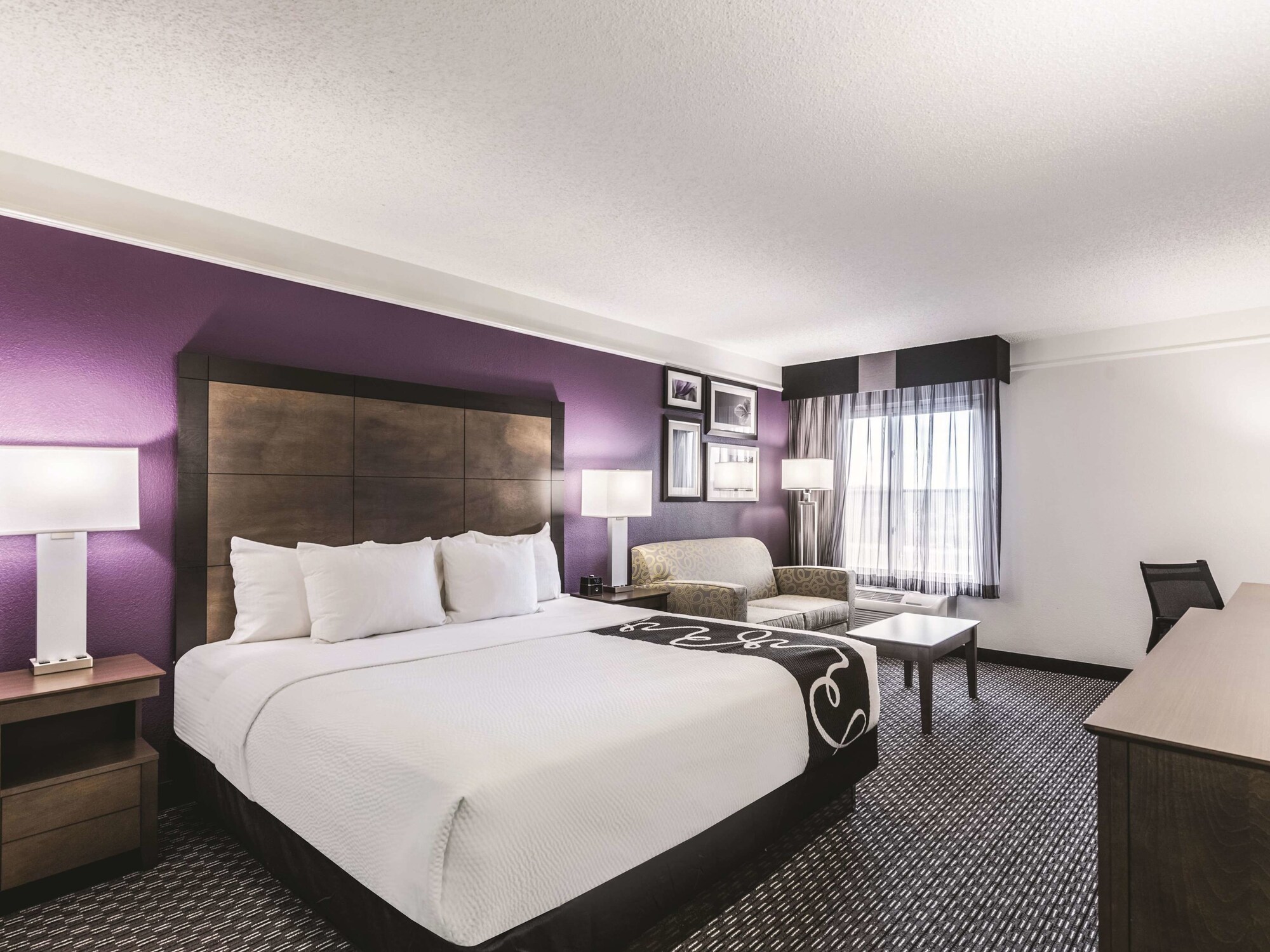 La Quinta Inn & Suites by Wyndham Cincinnati Sharonville