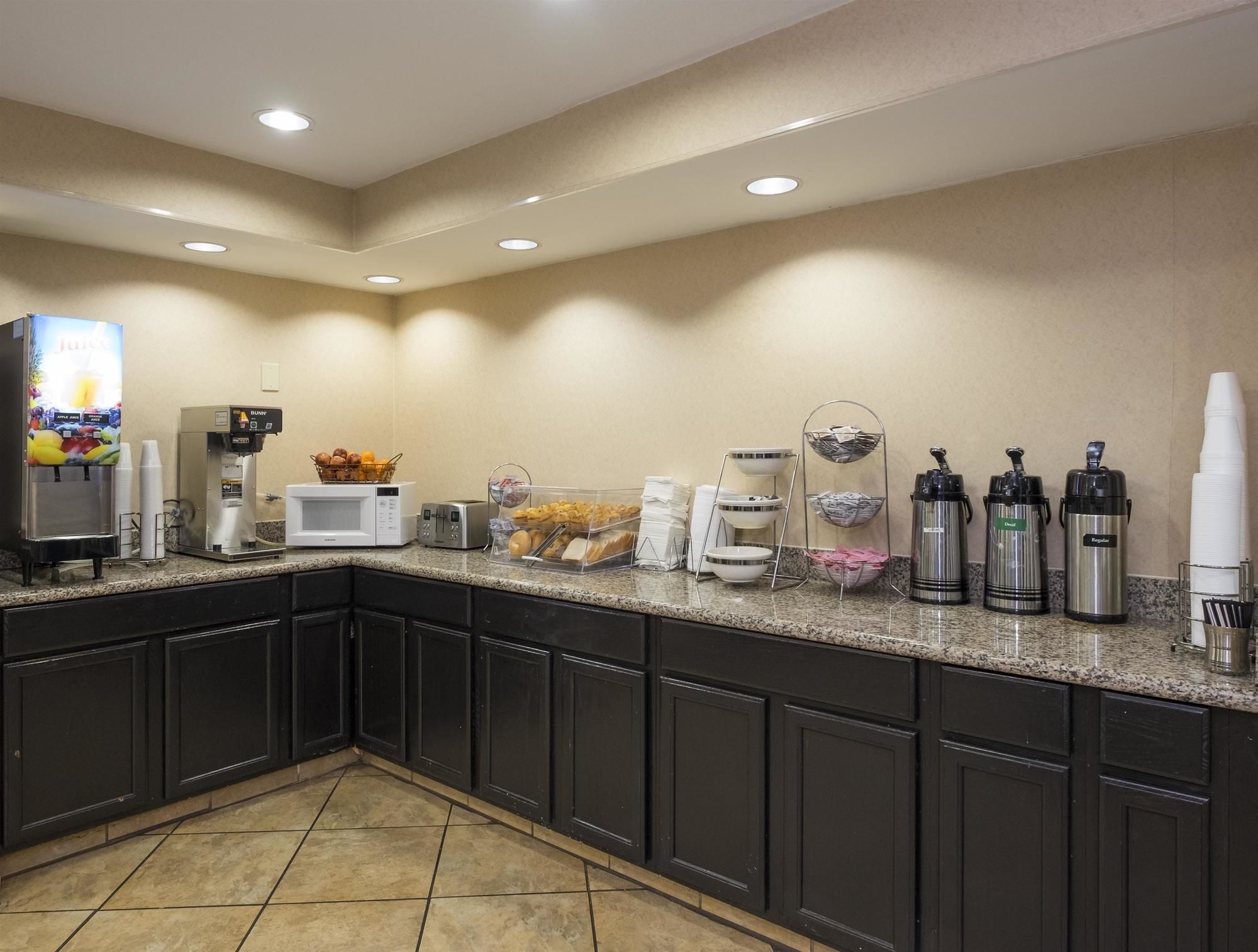 Red Roof Inn & Suites Cincinnati North - Mason