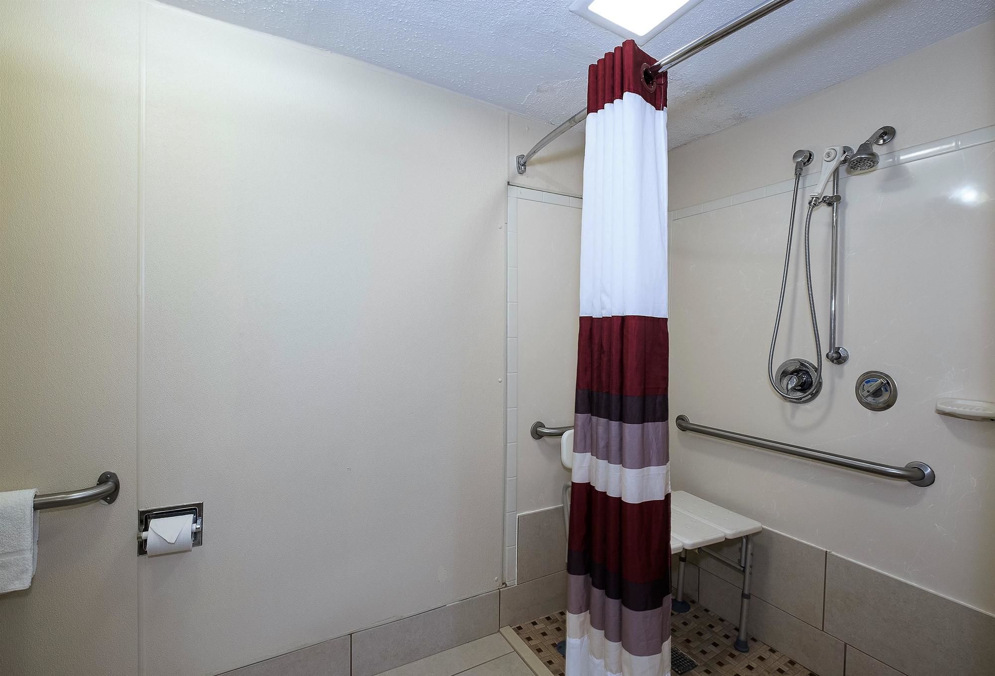 Red Roof Inn Cincinnati East  Beechmont