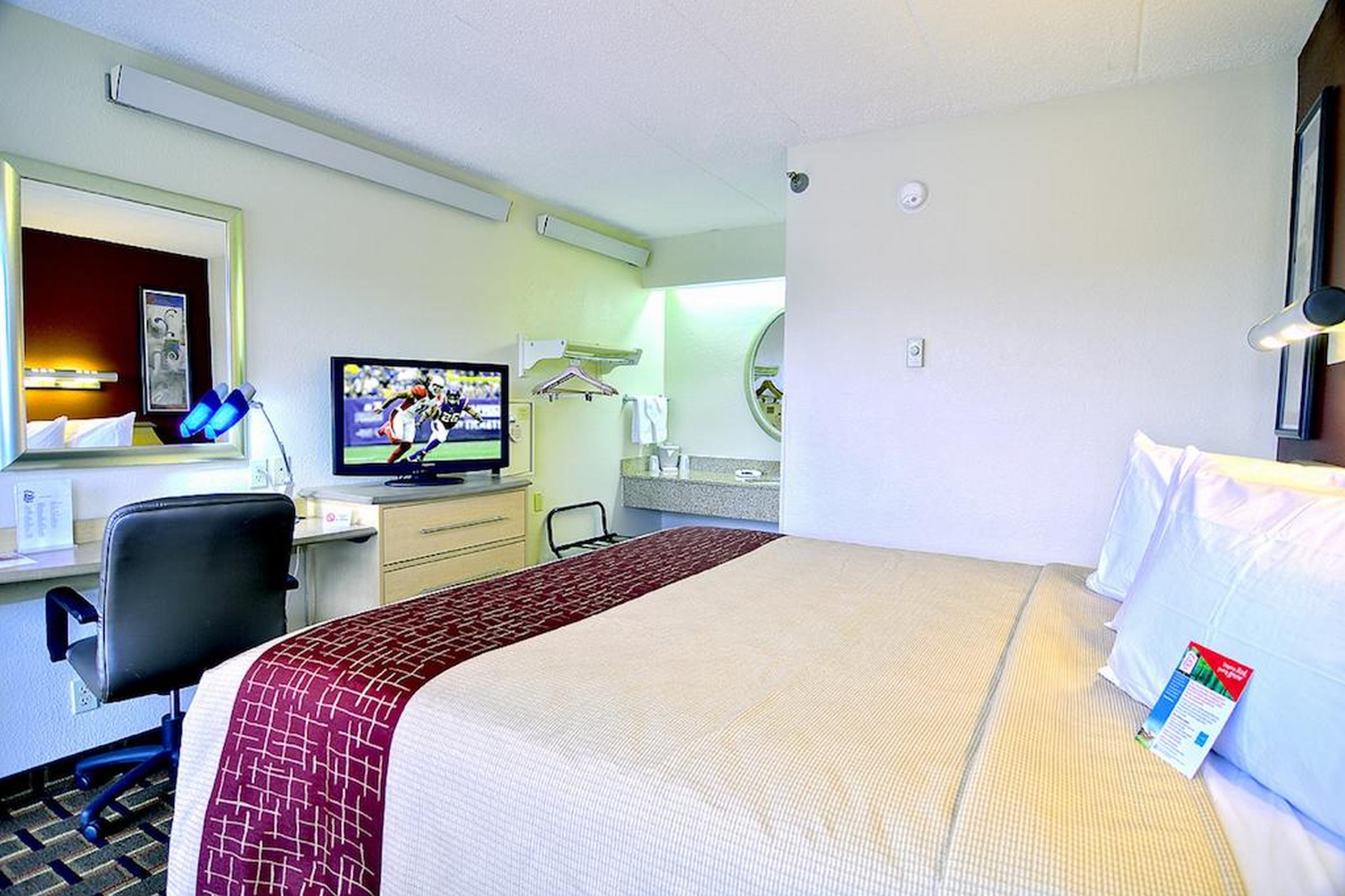 Red Roof Inn Cincinnati Northeast - Blue Ash