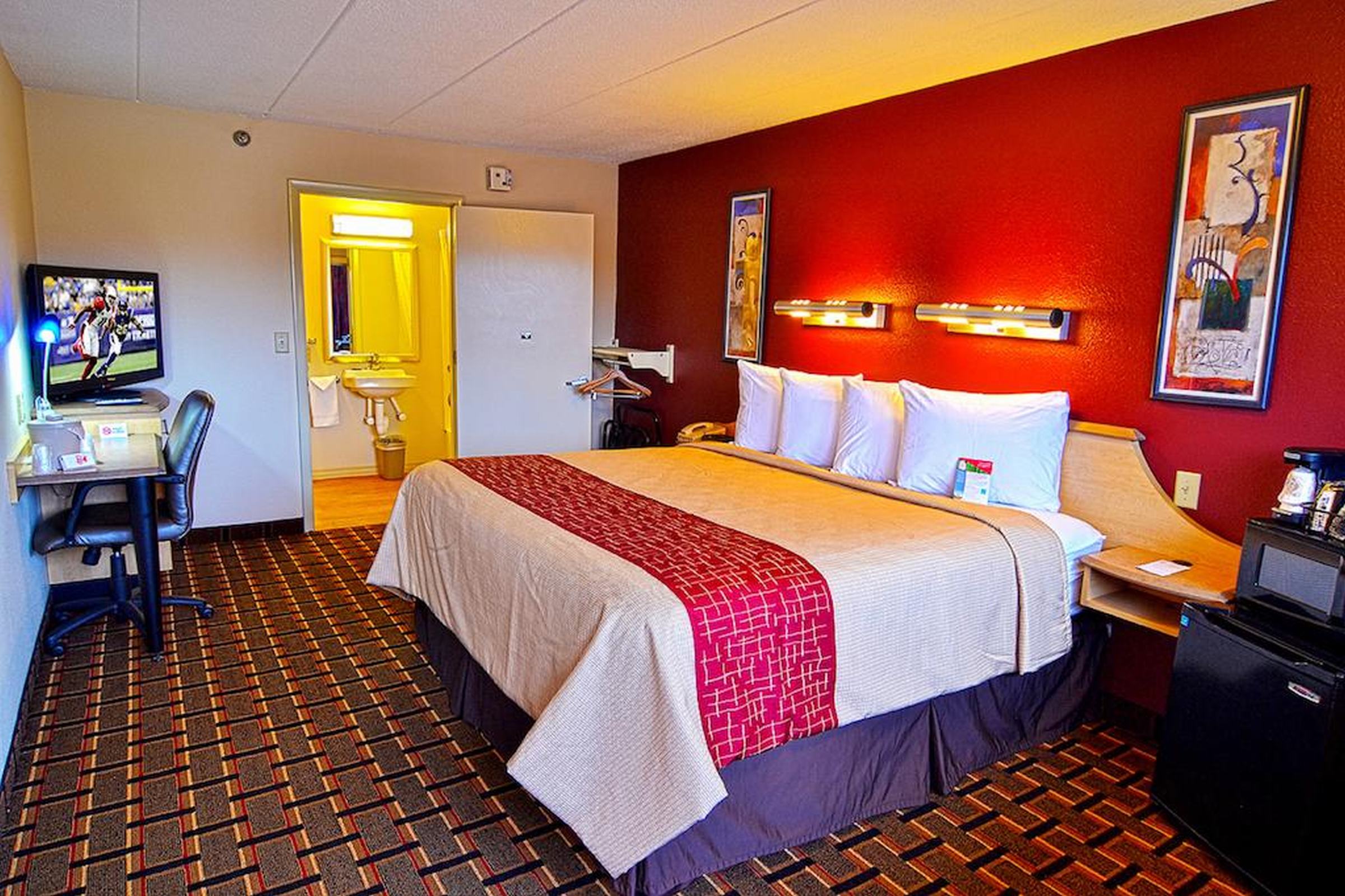 Red Roof Inn Cincinnati Northeast - Blue Ash