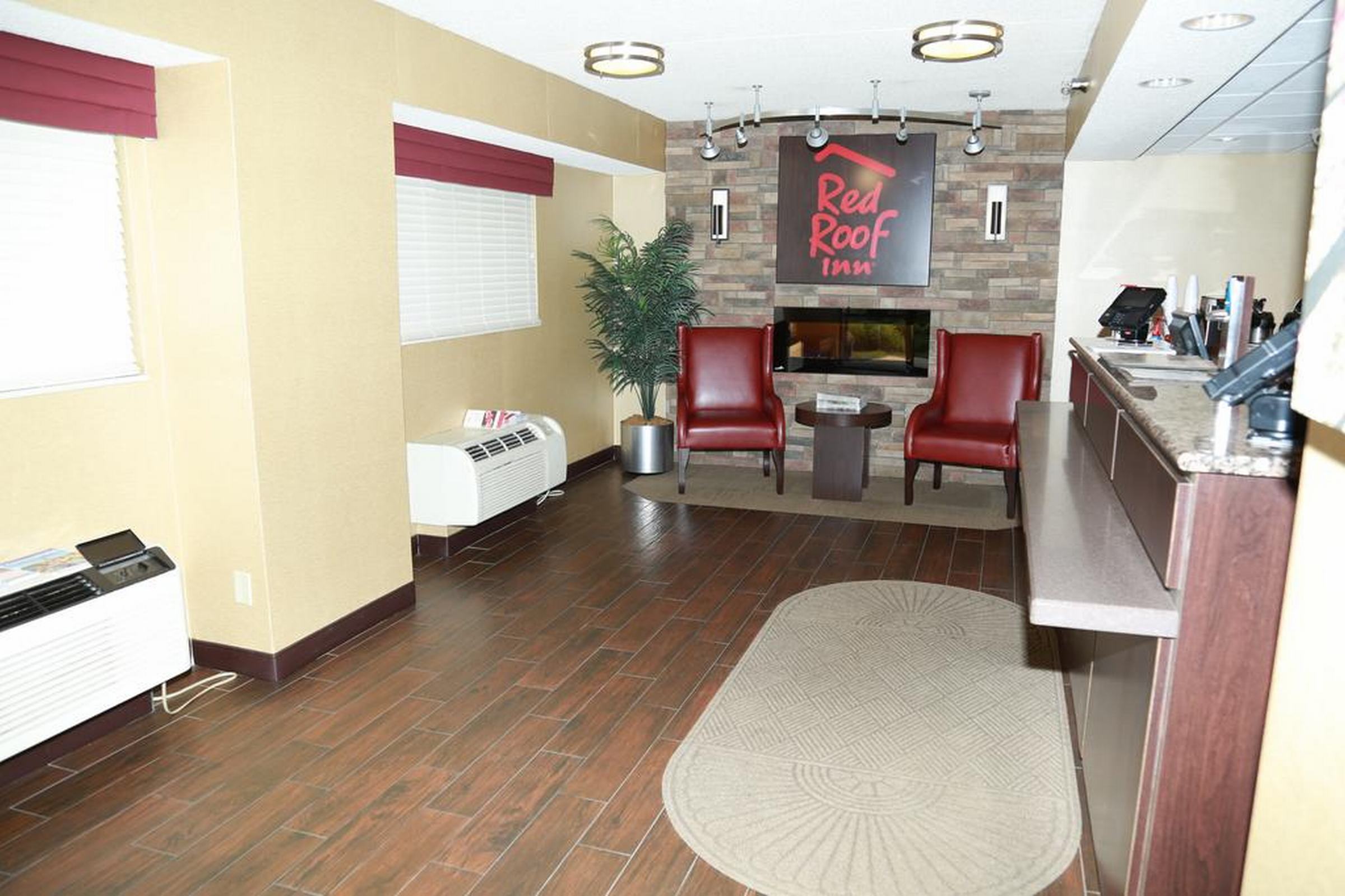 Red Roof Inn Cincinnati Northeast - Blue Ash