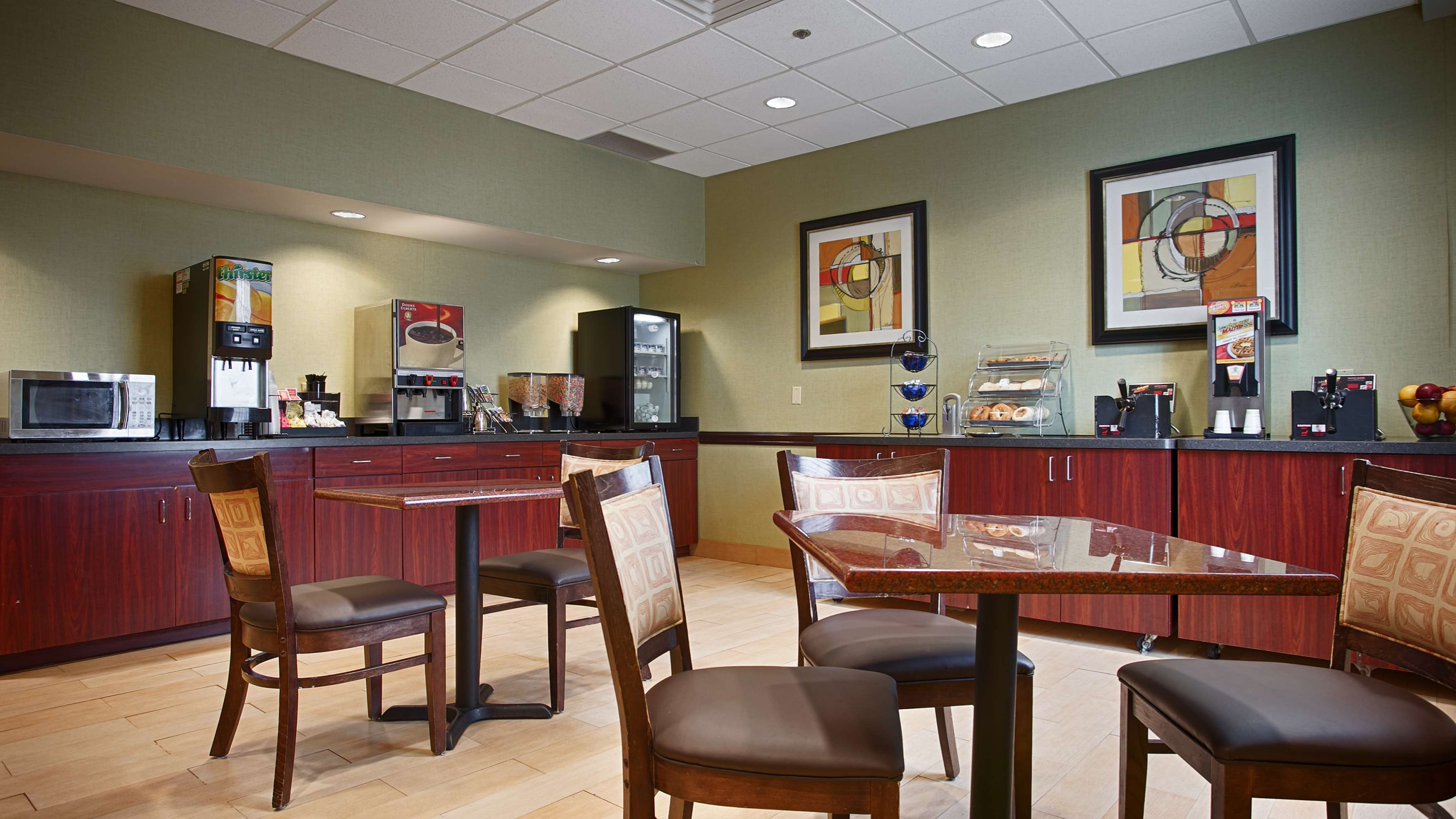 Best Western Airport Inn & Suites Cleveland