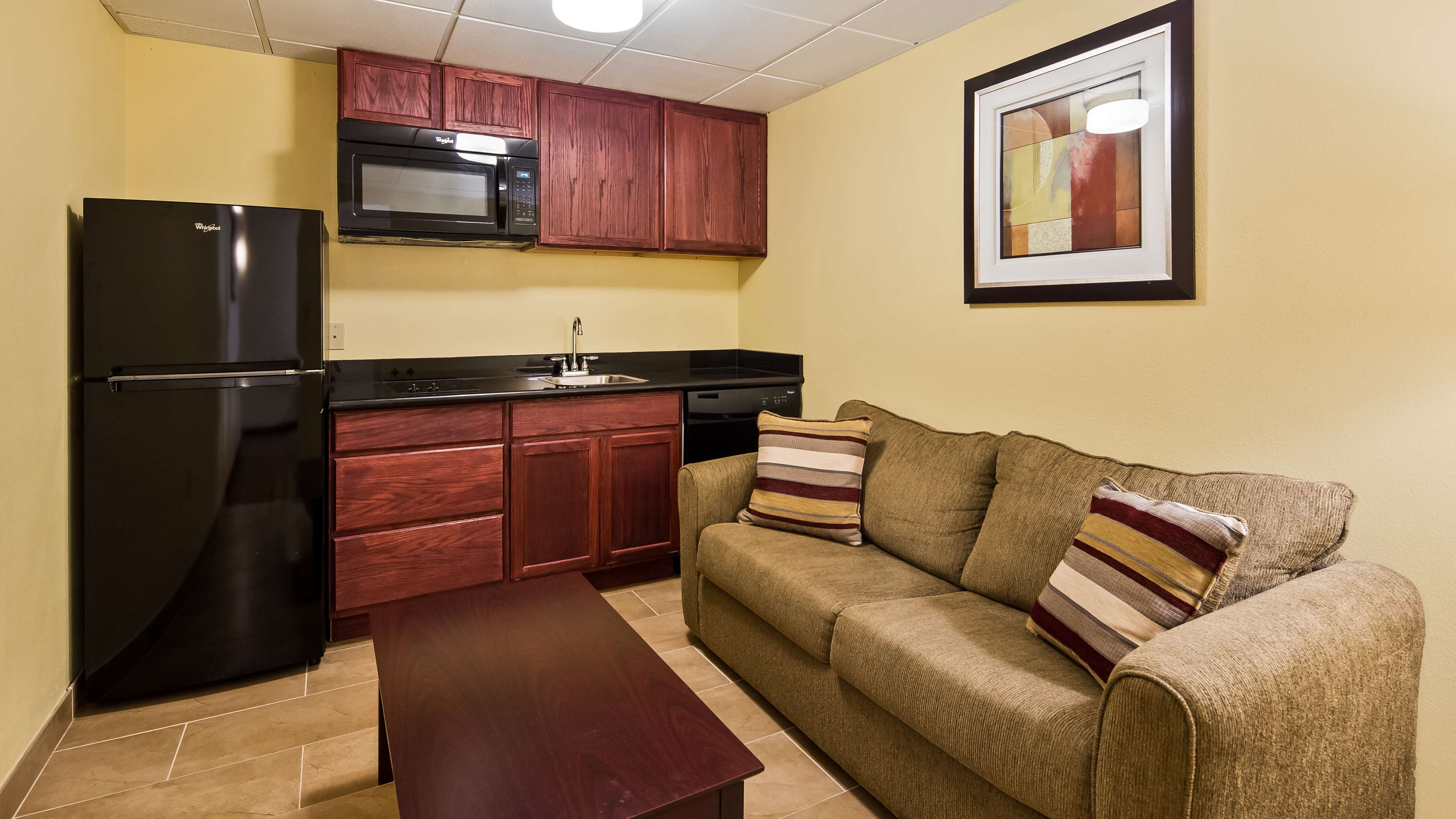 Best Western Airport Inn & Suites Cleveland