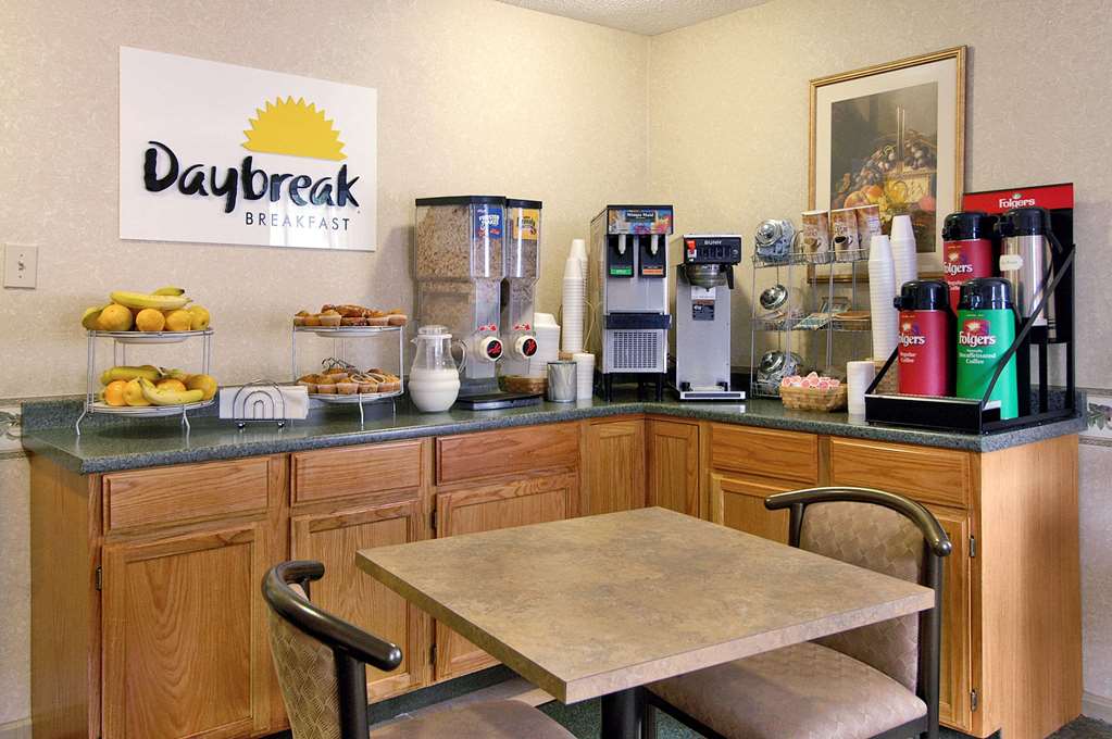 Days Inn by Wyndham Cleveland Lakewood