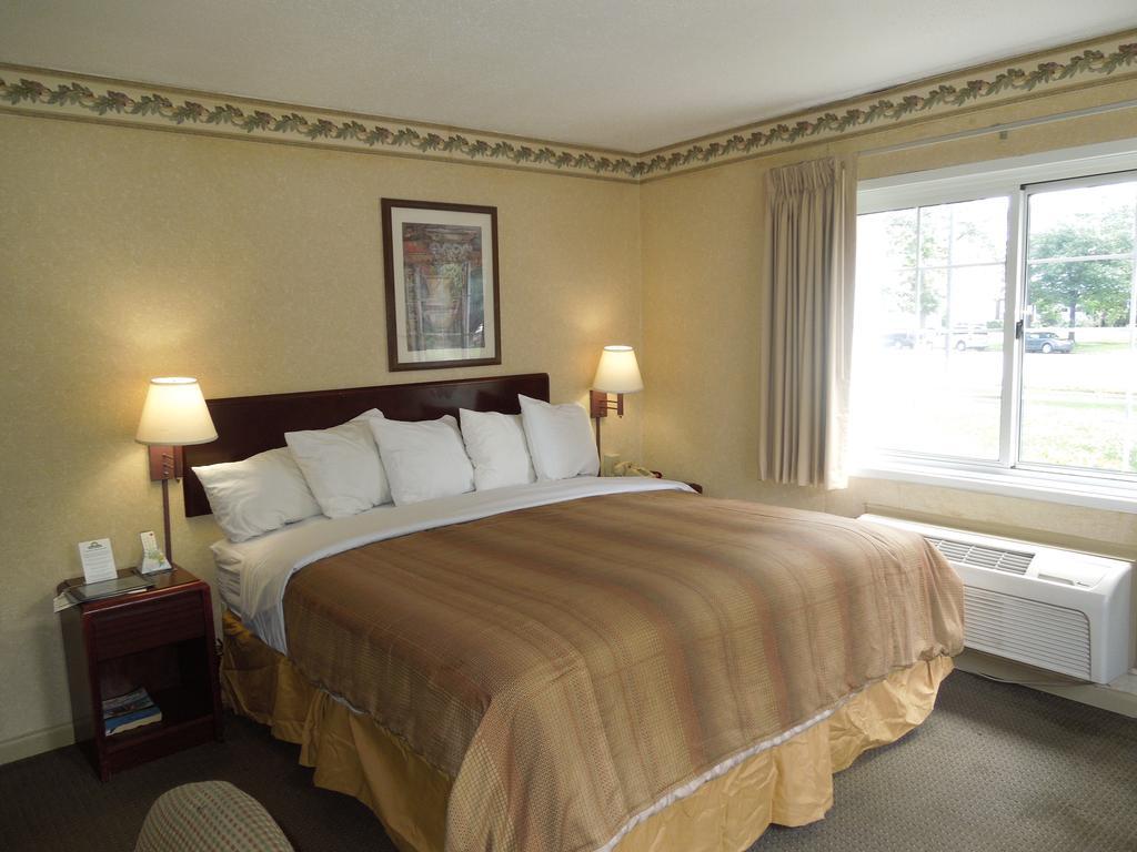 Days Inn by Wyndham Cleveland Lakewood