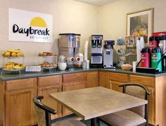 Days Inn by Wyndham Cleveland Lakewood