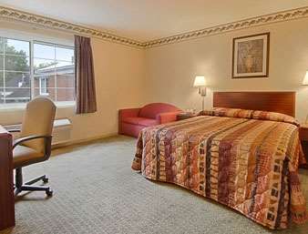 Days Inn by Wyndham Cleveland Lakewood