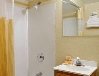 Days Inn by Wyndham Cleveland Lakewood