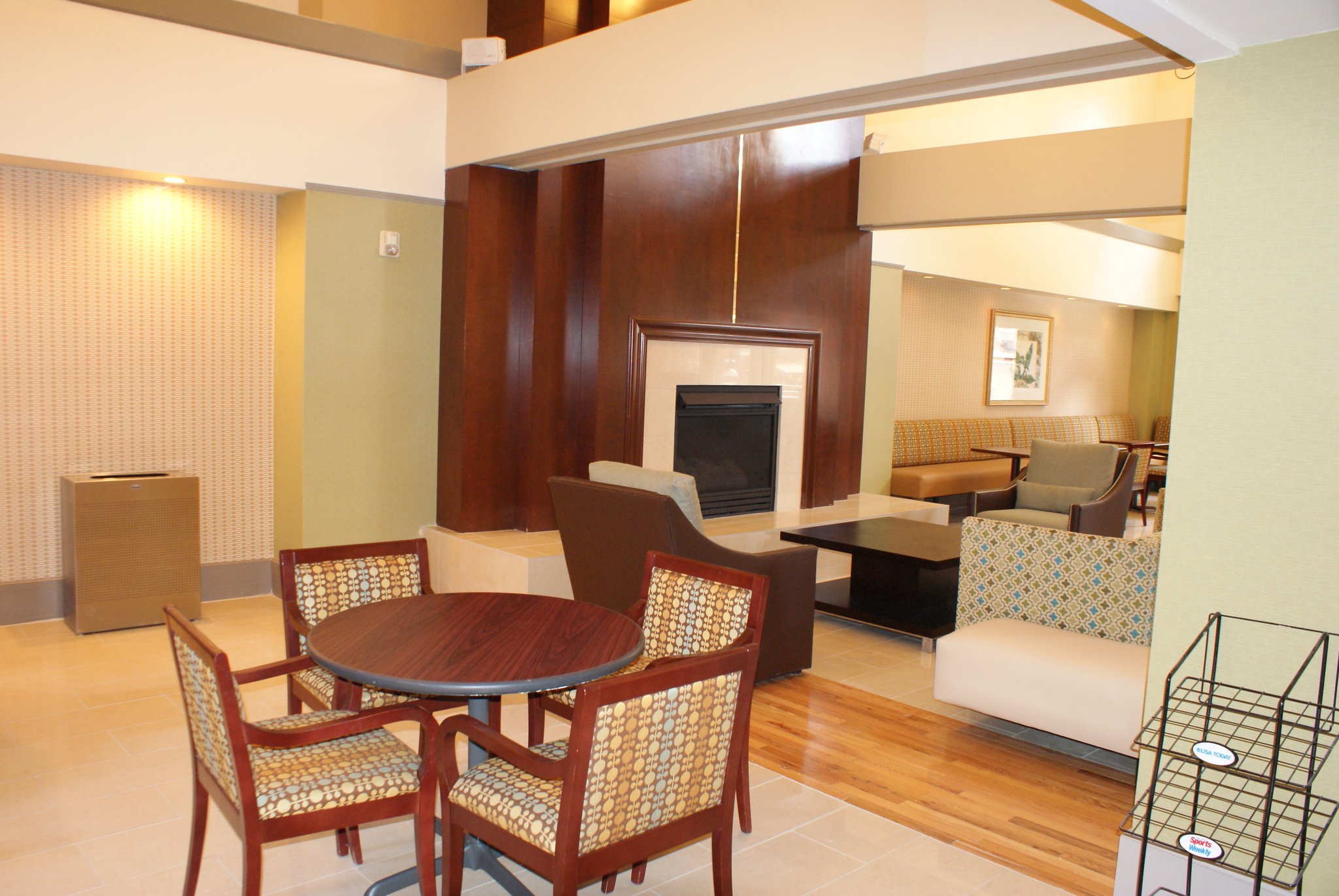 Holiday Inn Express & Suites Cleveland - Downtown