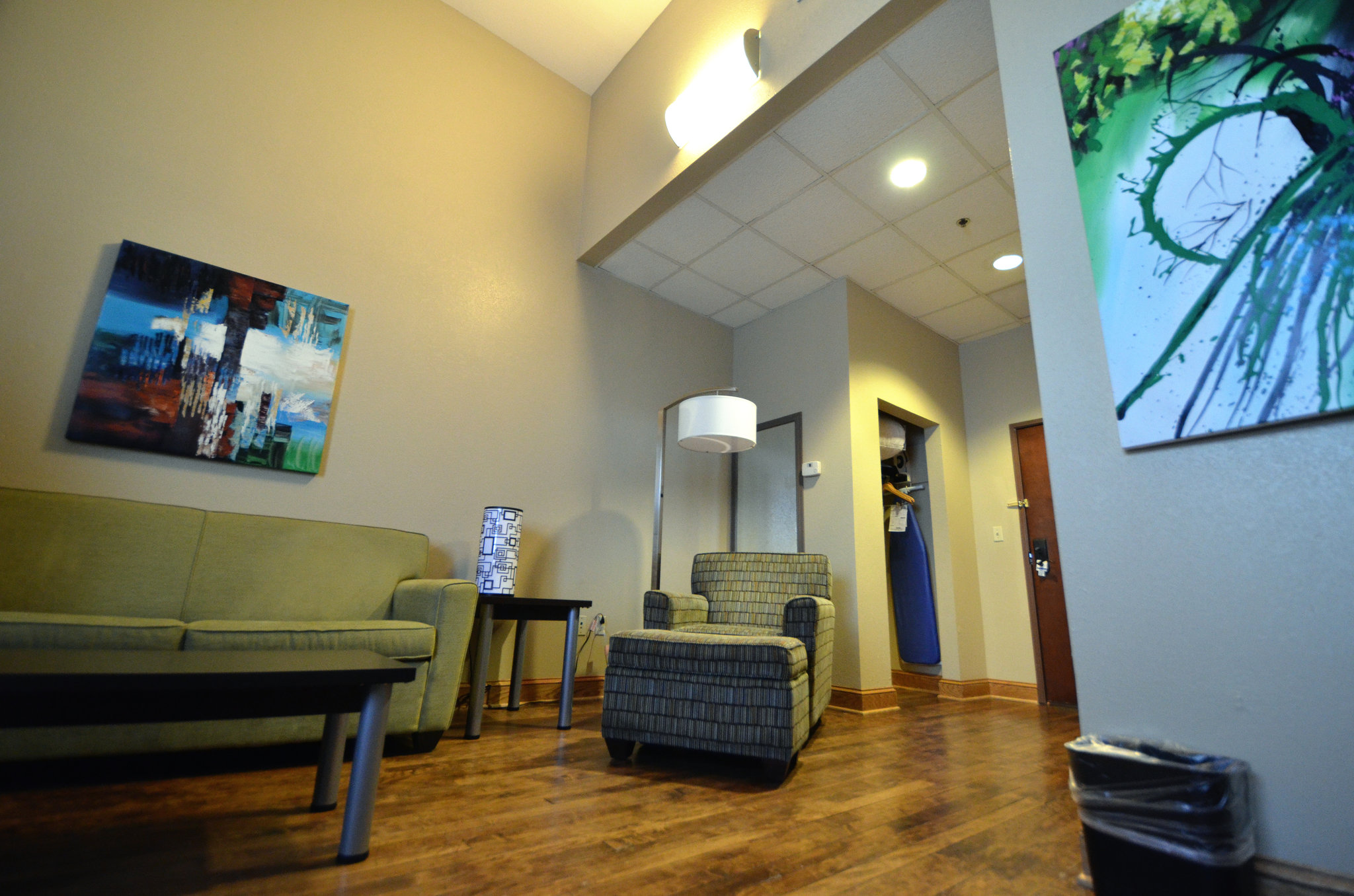 Holiday Inn Express & Suites Cleveland - Downtown