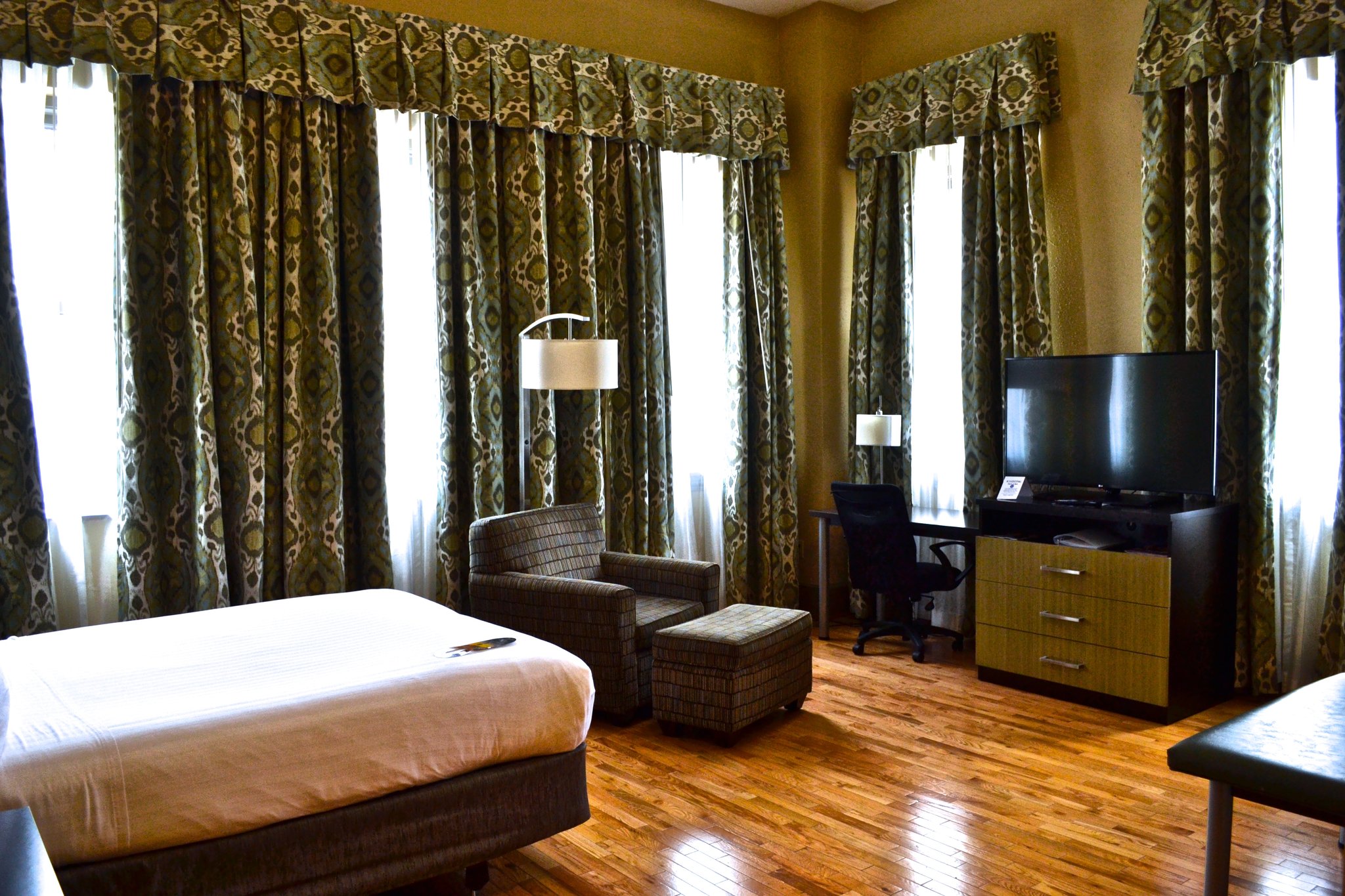 Holiday Inn Express & Suites Cleveland - Downtown