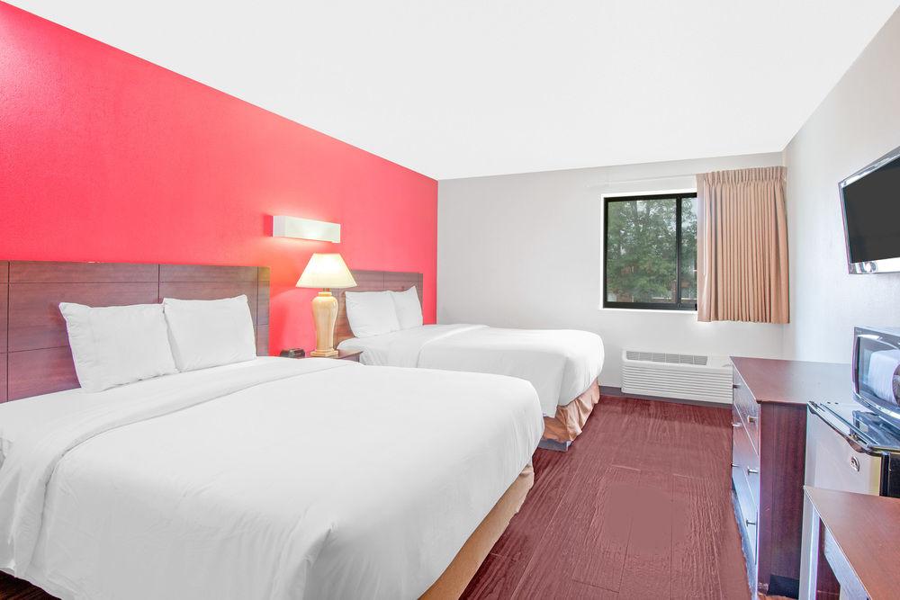 Skylight Inn & Suites