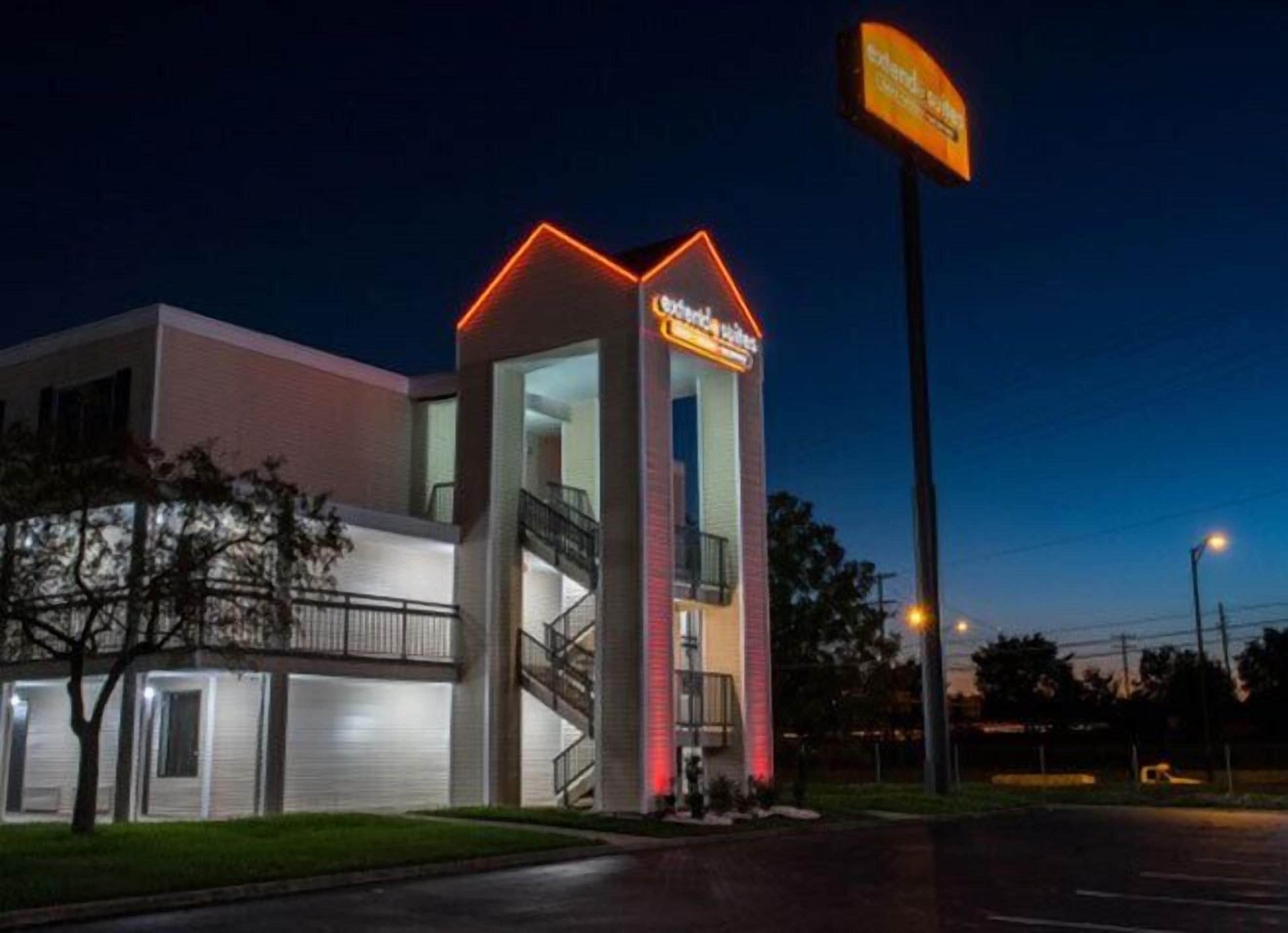 Baymont Inn and Suites by Wyndham Columbus / Near OSU