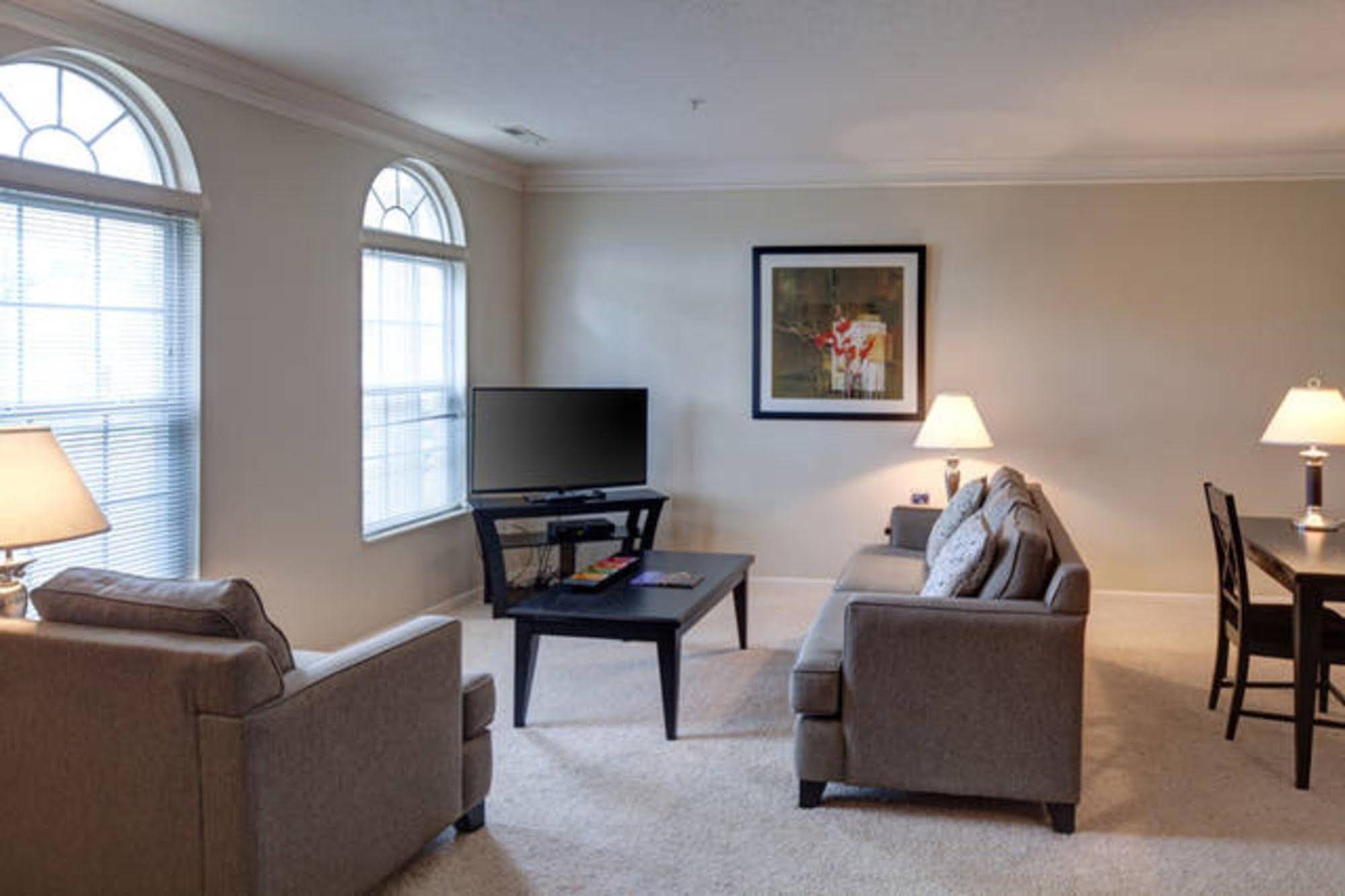 BridgeStreet at LC Riversouth