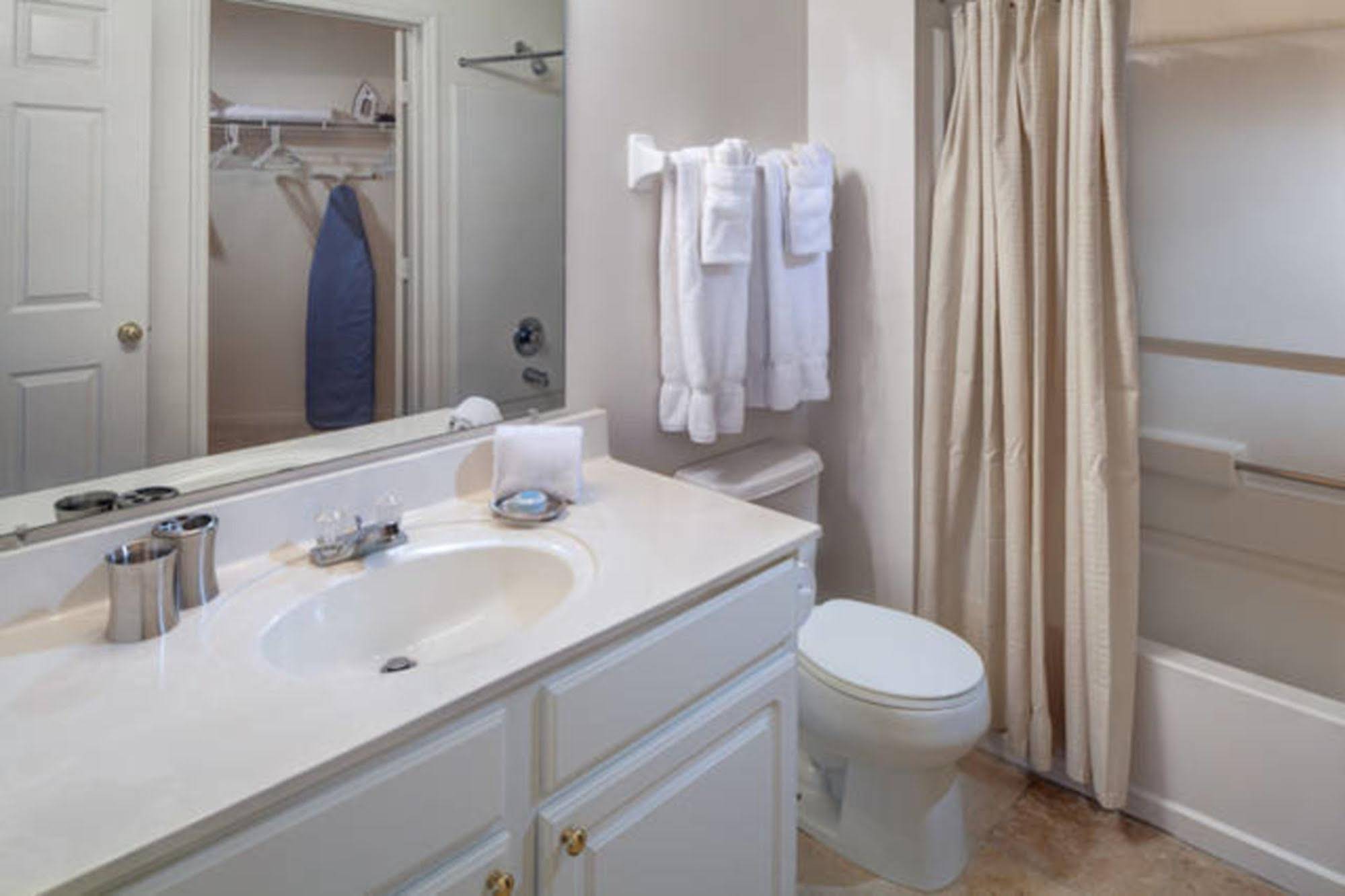 BridgeStreet at LC Riversouth