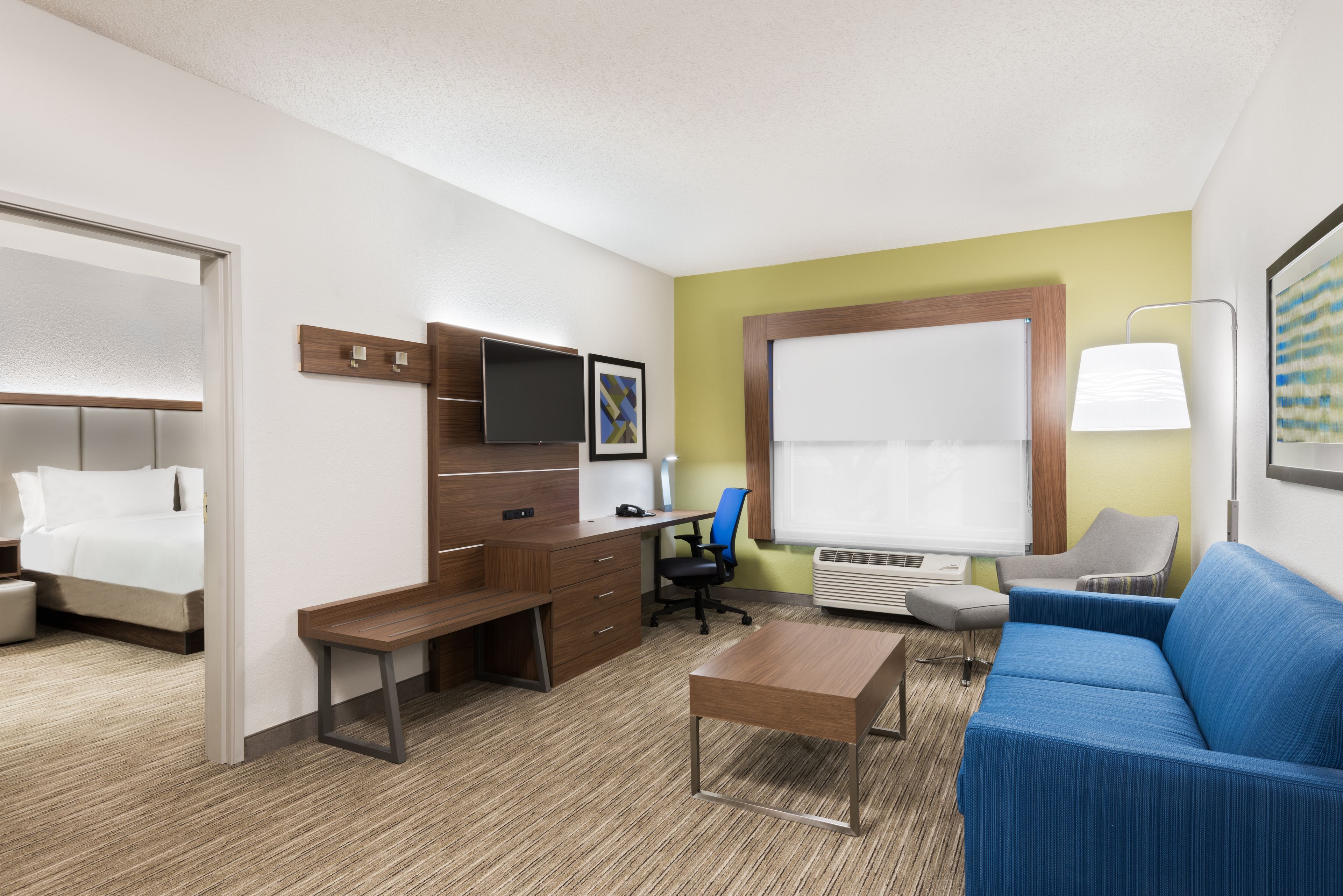 Holiday Inn Express & Suites Columbus Airport East