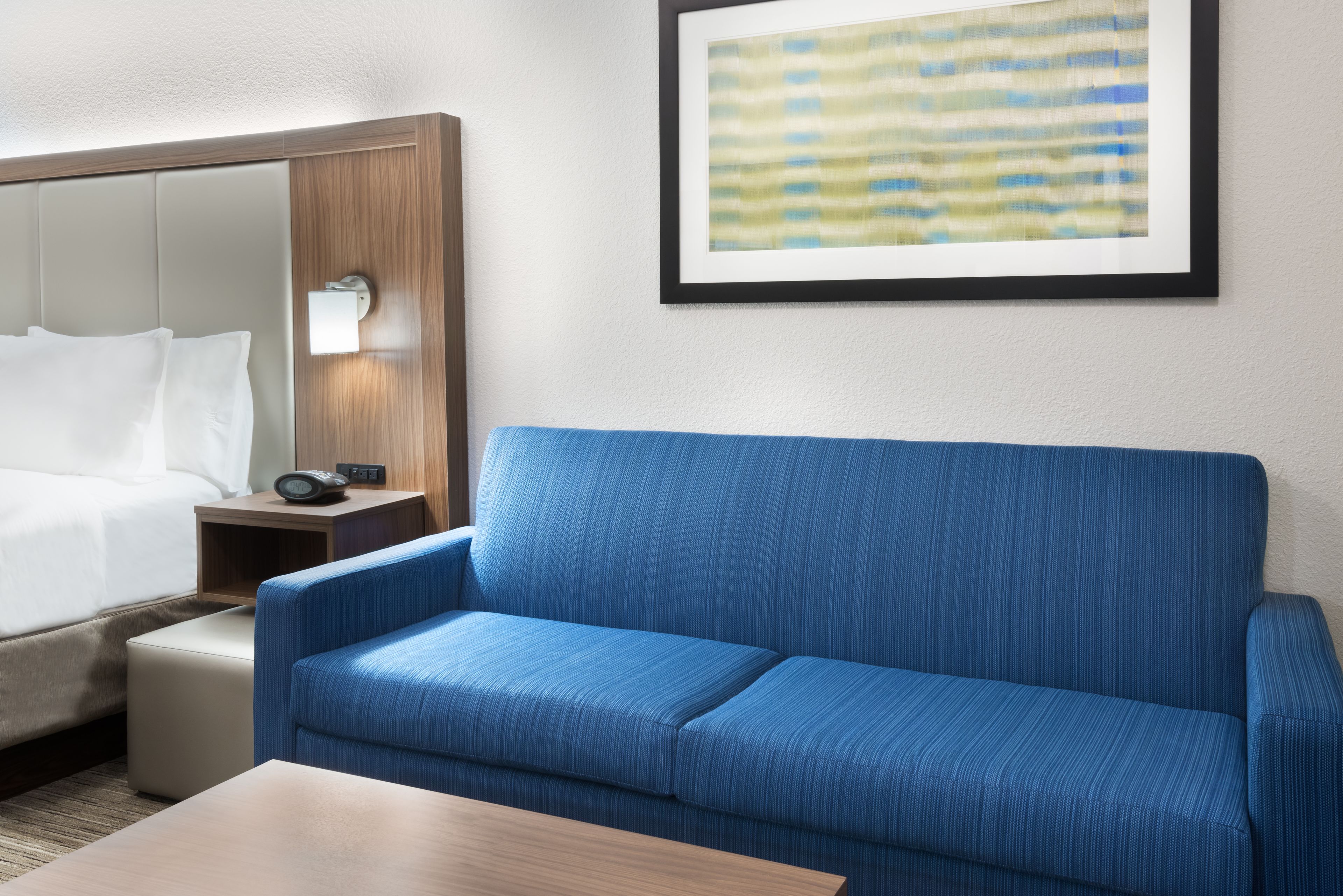 Holiday Inn Express & Suites Columbus Airport East