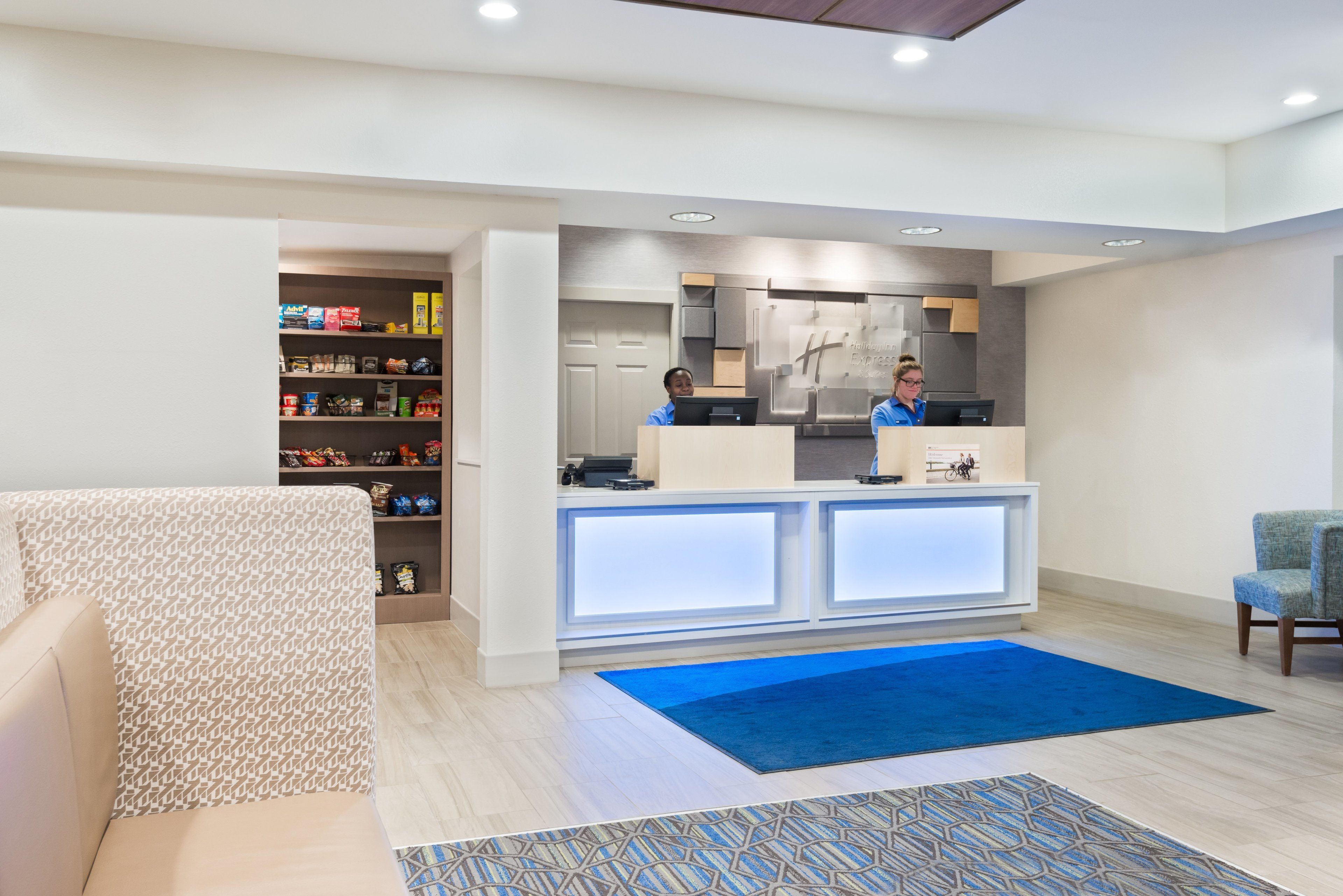 Holiday Inn Express & Suites Columbus Airport East