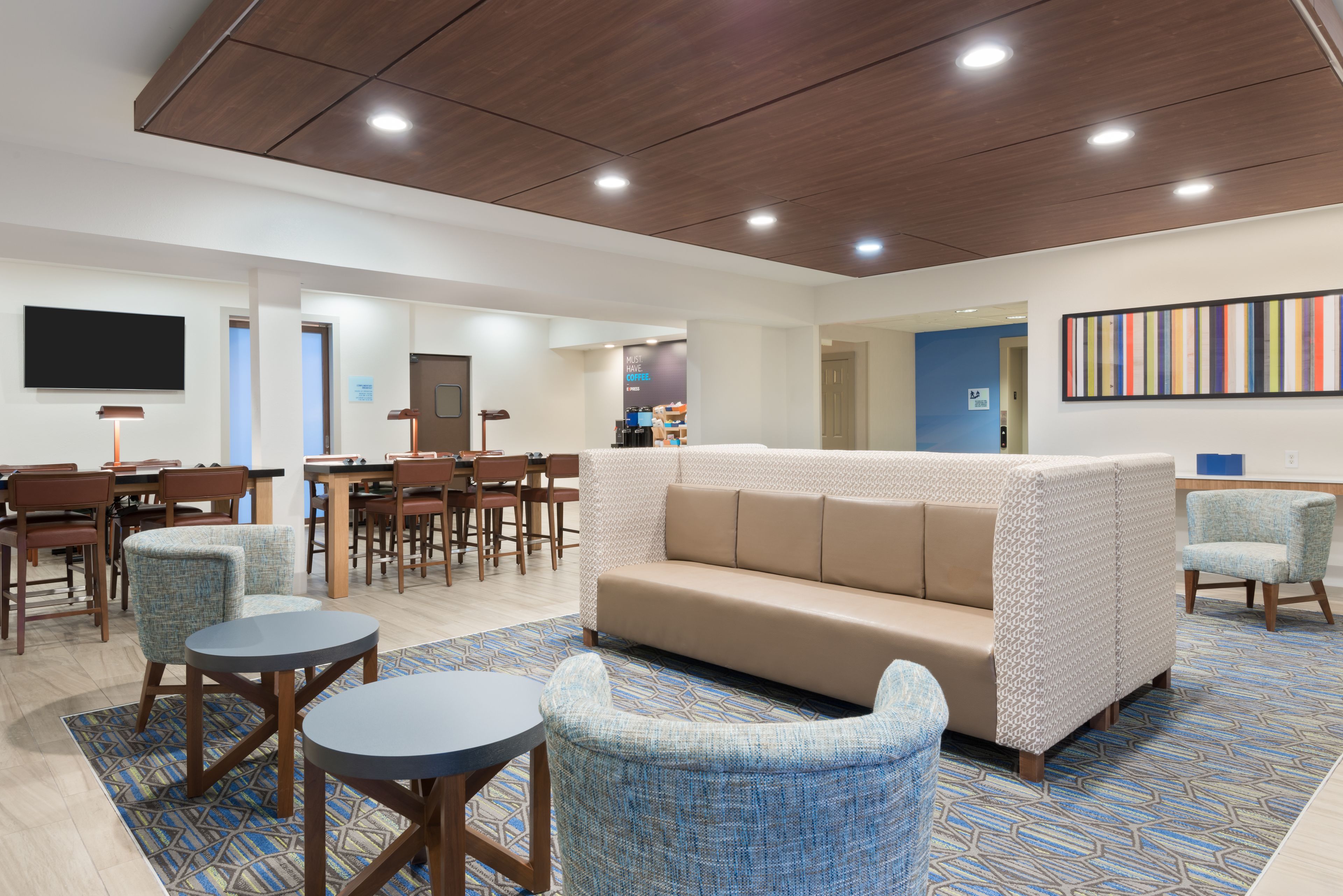 Holiday Inn Express & Suites Columbus Airport East