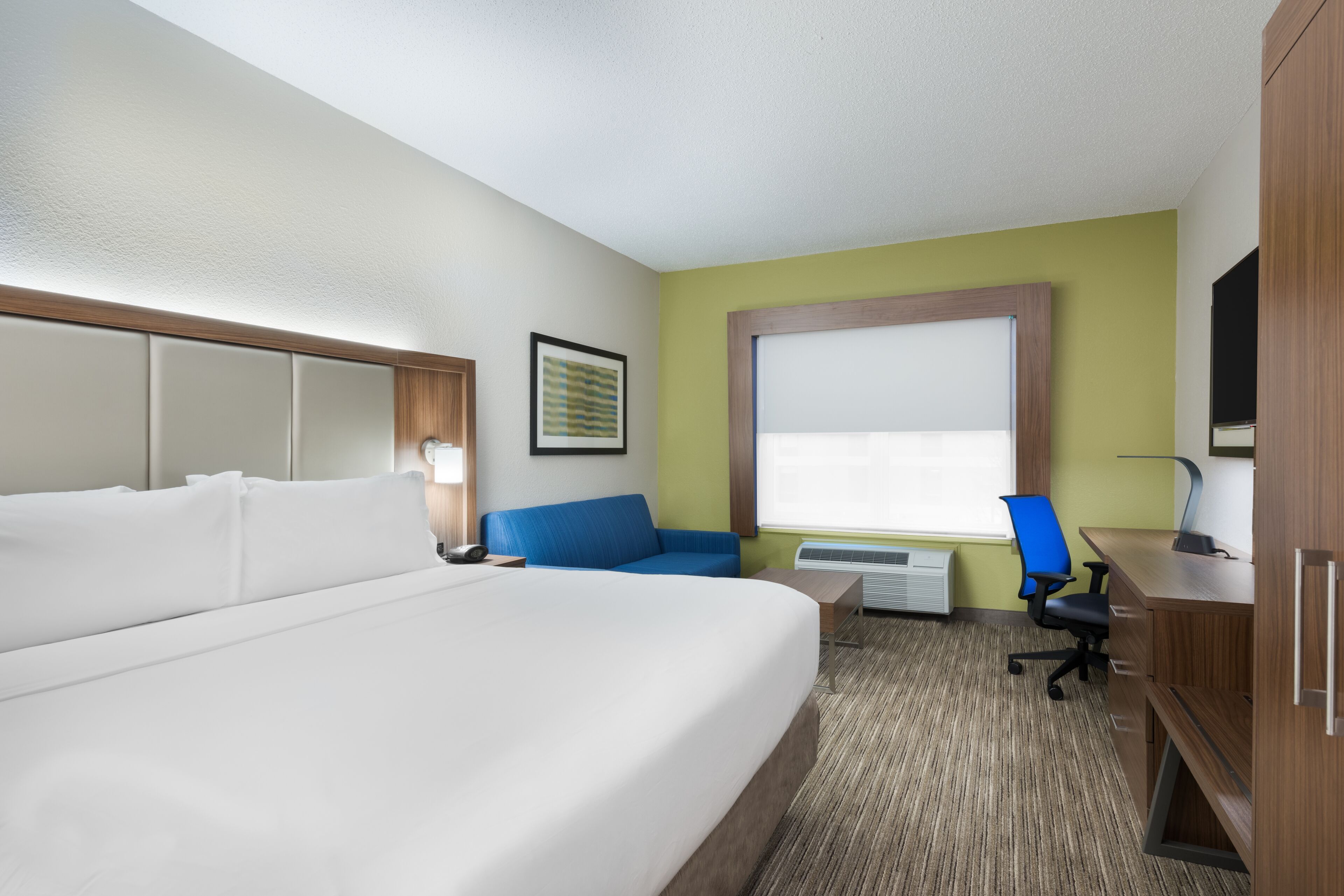 Holiday Inn Express & Suites Columbus Airport East