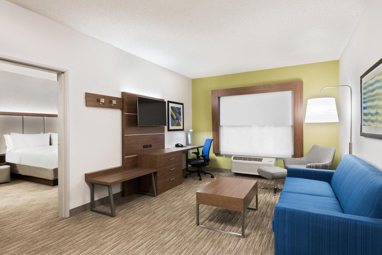 Holiday Inn Express & Suites Columbus Airport East