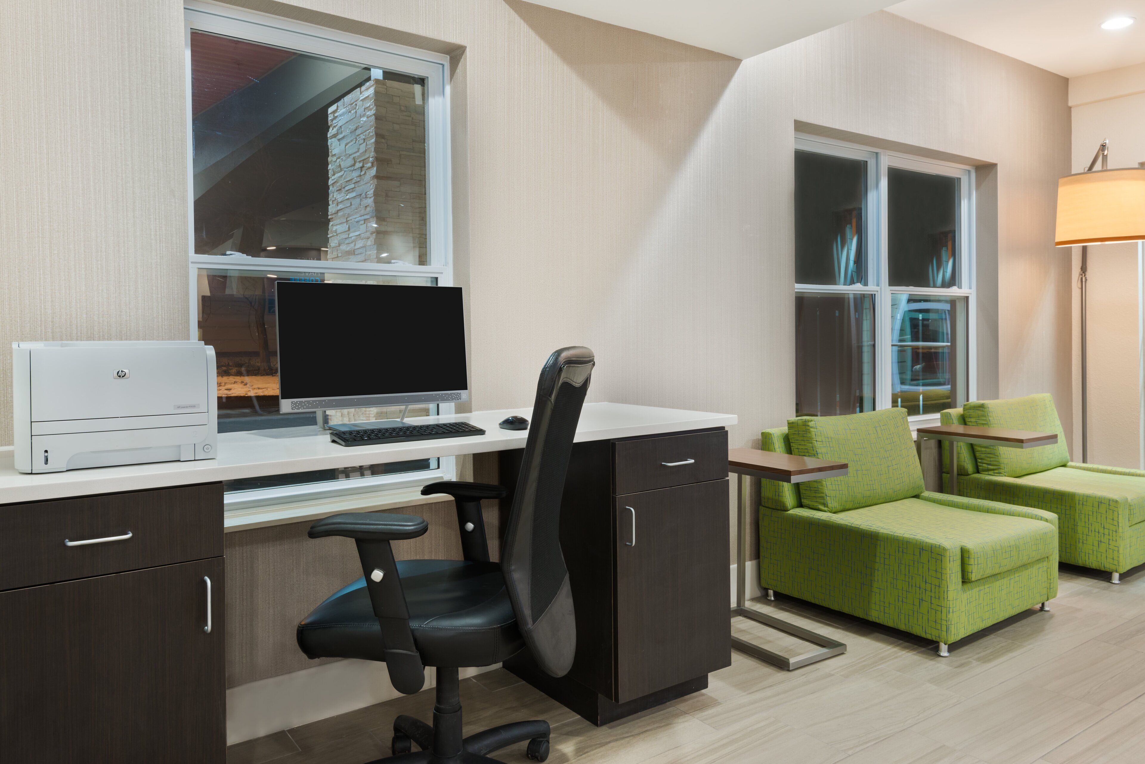 Holiday Inn Express & Suites Columbus Airport East