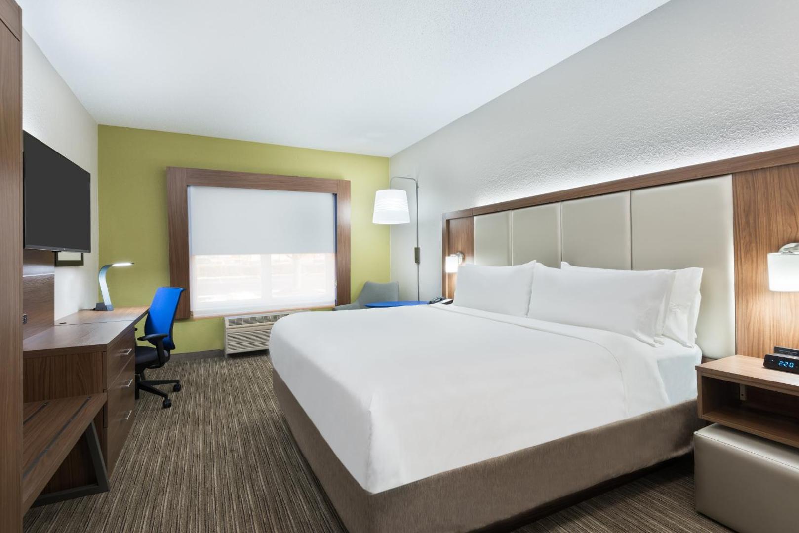Holiday Inn Express & Suites Columbus Airport East