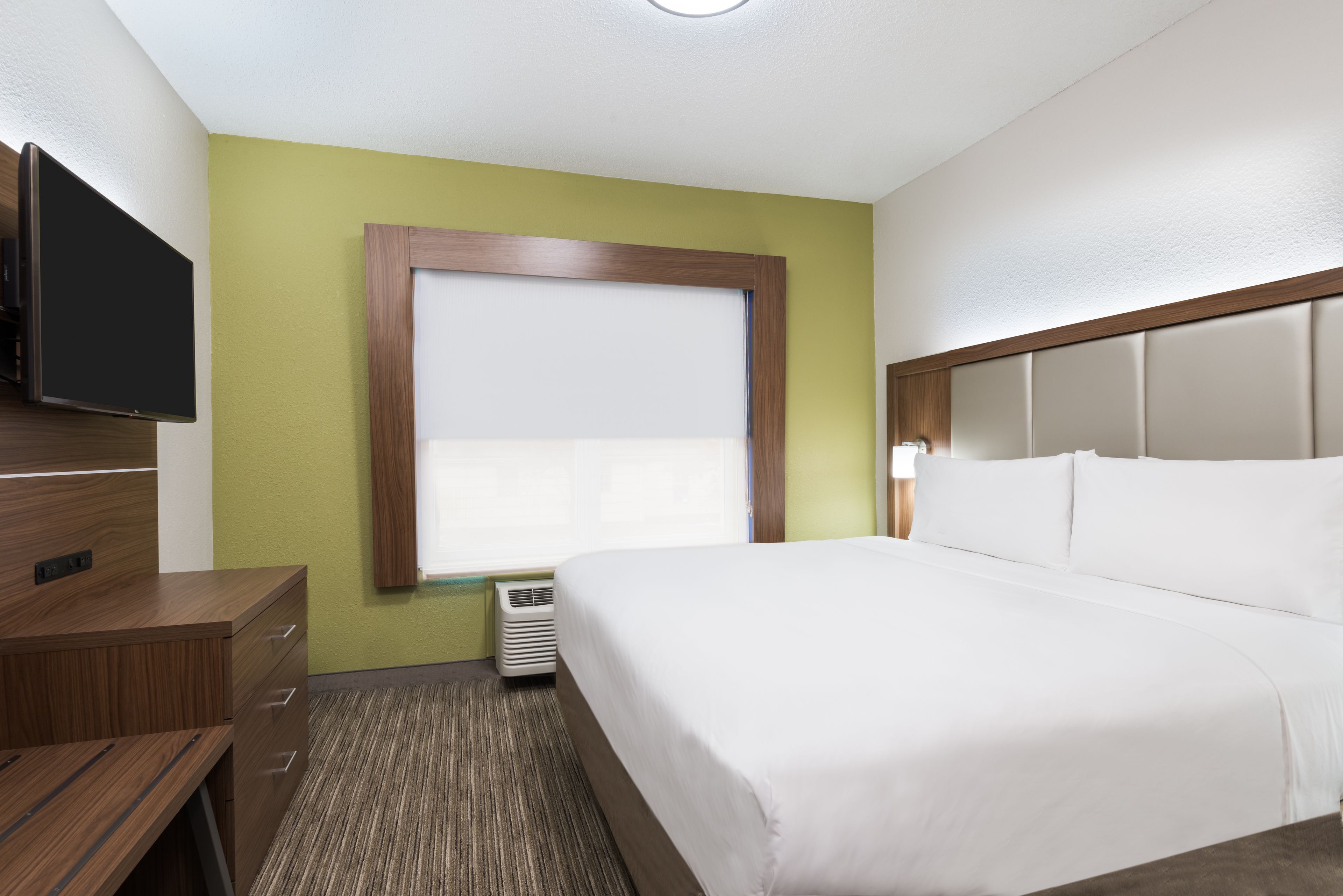 Holiday Inn Express & Suites Columbus Airport East