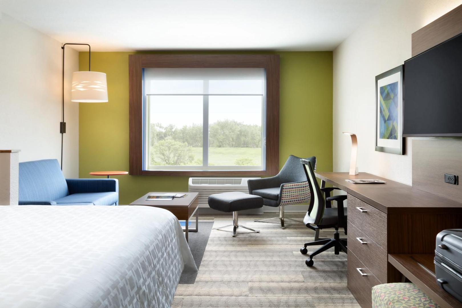 Holiday Inn Express & Suites Columbus-Worthington
